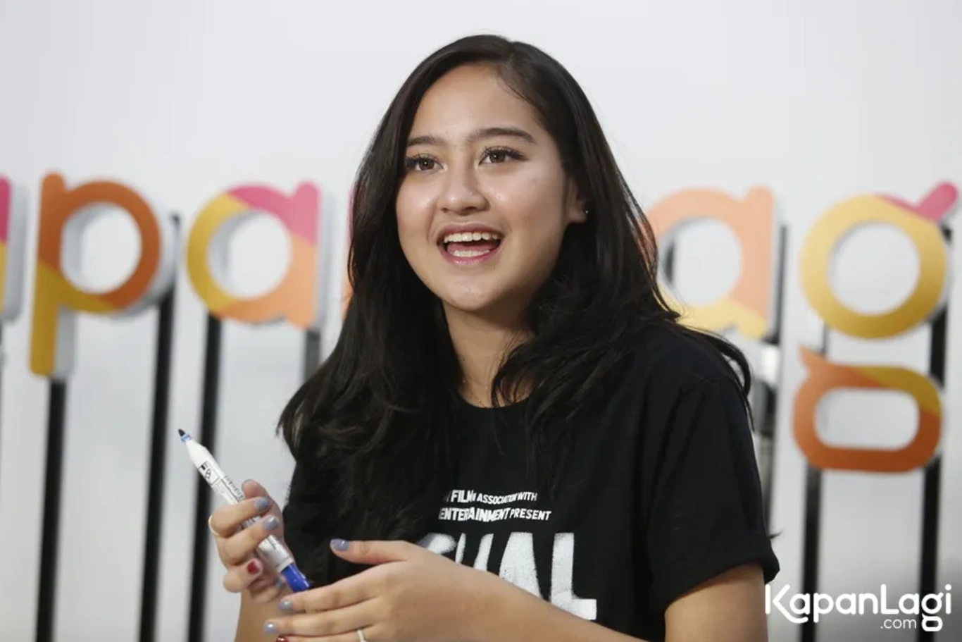 Jika Anda tidak melihat foto Salshabilla Andriani, kemungkinan karena foto dengan nomor tersebut tidak tersedia di Kapanlagi.com™