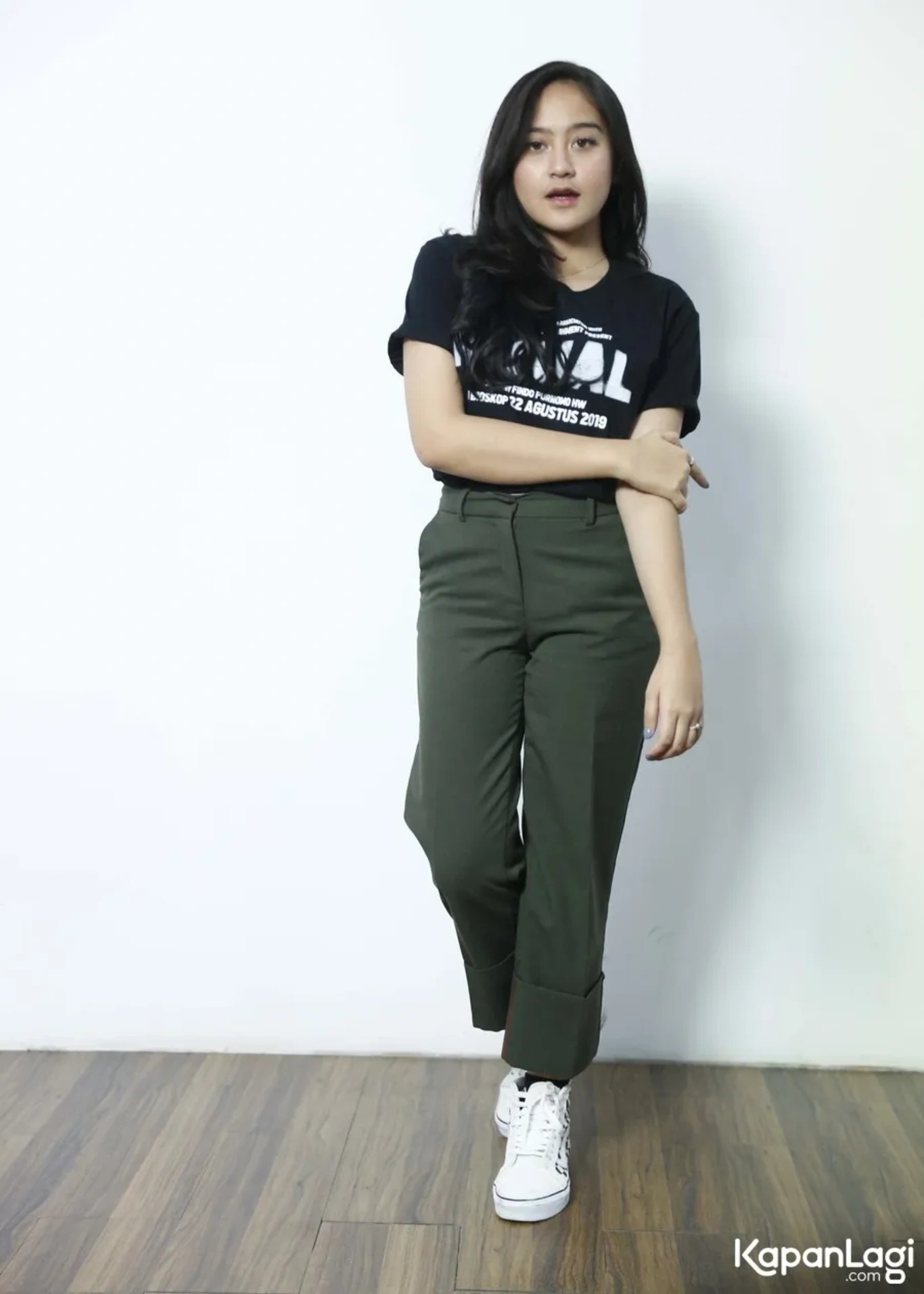 Jika Anda tidak melihat foto Salshabilla Andriani, kemungkinan karena foto dengan nomor tersebut tidak tersedia di Kapanlagi.com™