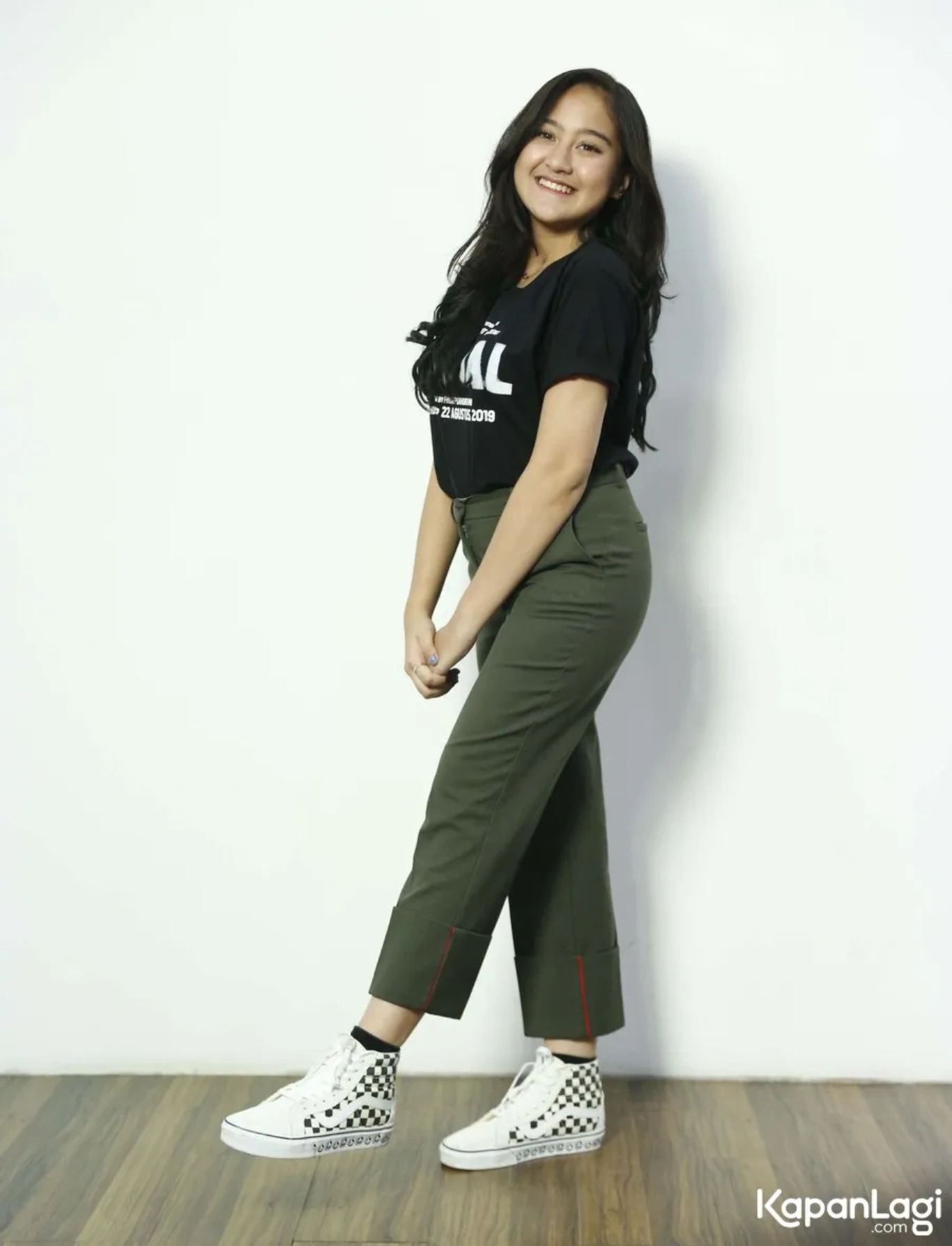 Jika Anda tidak melihat foto Salshabilla Andriani, kemungkinan karena foto dengan nomor tersebut tidak tersedia di Kapanlagi.com™