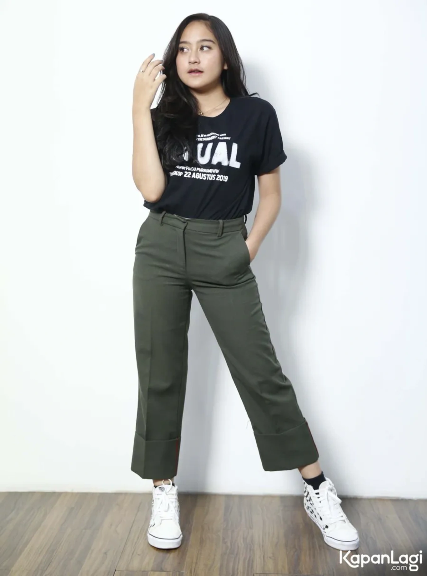 Jika Anda tidak melihat foto Salshabilla Andriani, kemungkinan karena foto dengan nomor tersebut tidak tersedia di Kapanlagi.com™