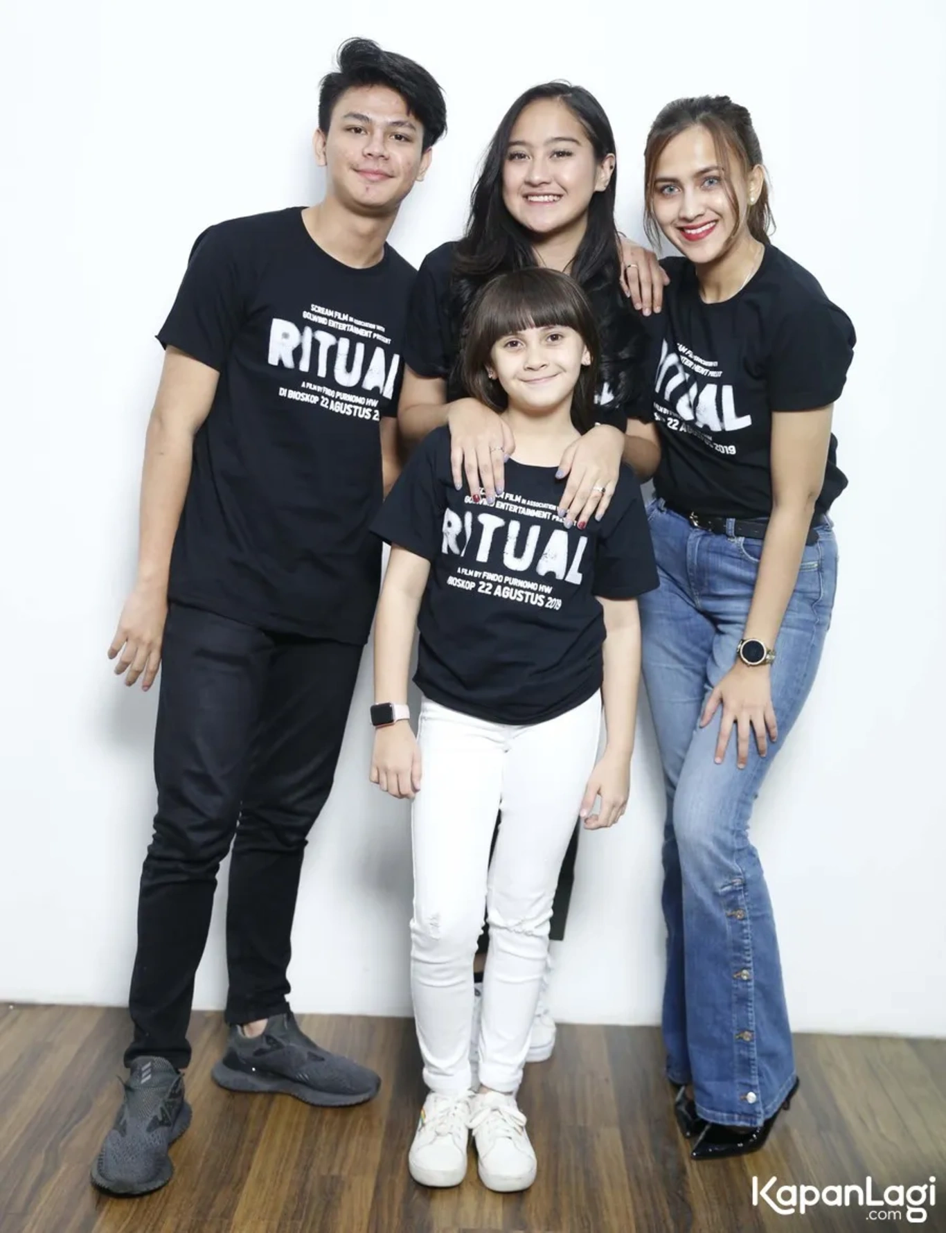 Jika Anda tidak melihat foto Salshabilla Andriani, kemungkinan karena foto dengan nomor tersebut tidak tersedia di Kapanlagi.com™