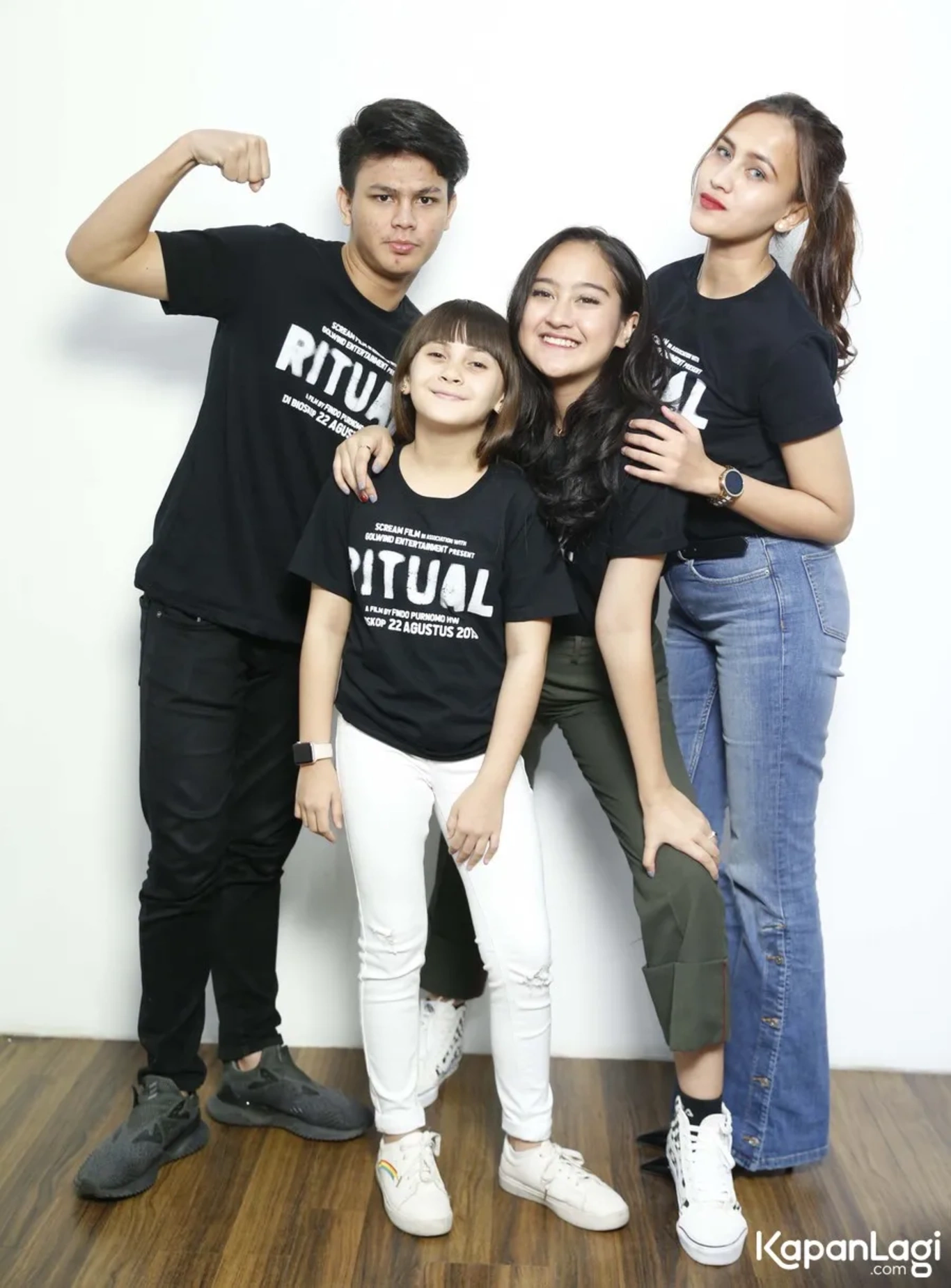 Jika Anda tidak melihat foto Salshabilla Andriani, kemungkinan karena foto dengan nomor tersebut tidak tersedia di Kapanlagi.com™