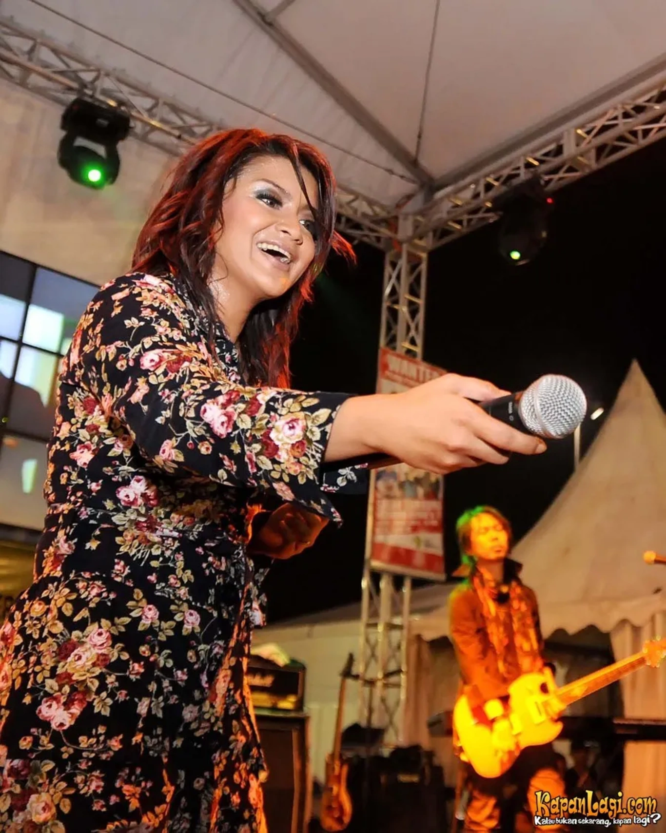 Jika Anda tidak melihat foto Sarah Hadju, kemungkinan karena foto dengan nomor tersebut tidak tersedia di Kapanlagi.com™