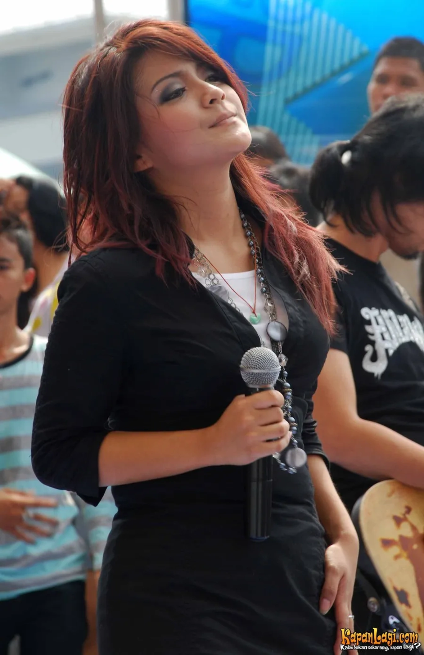 Jika Anda tidak melihat foto Sarah Hadju, kemungkinan karena foto dengan nomor tersebut tidak tersedia di Kapanlagi.com™