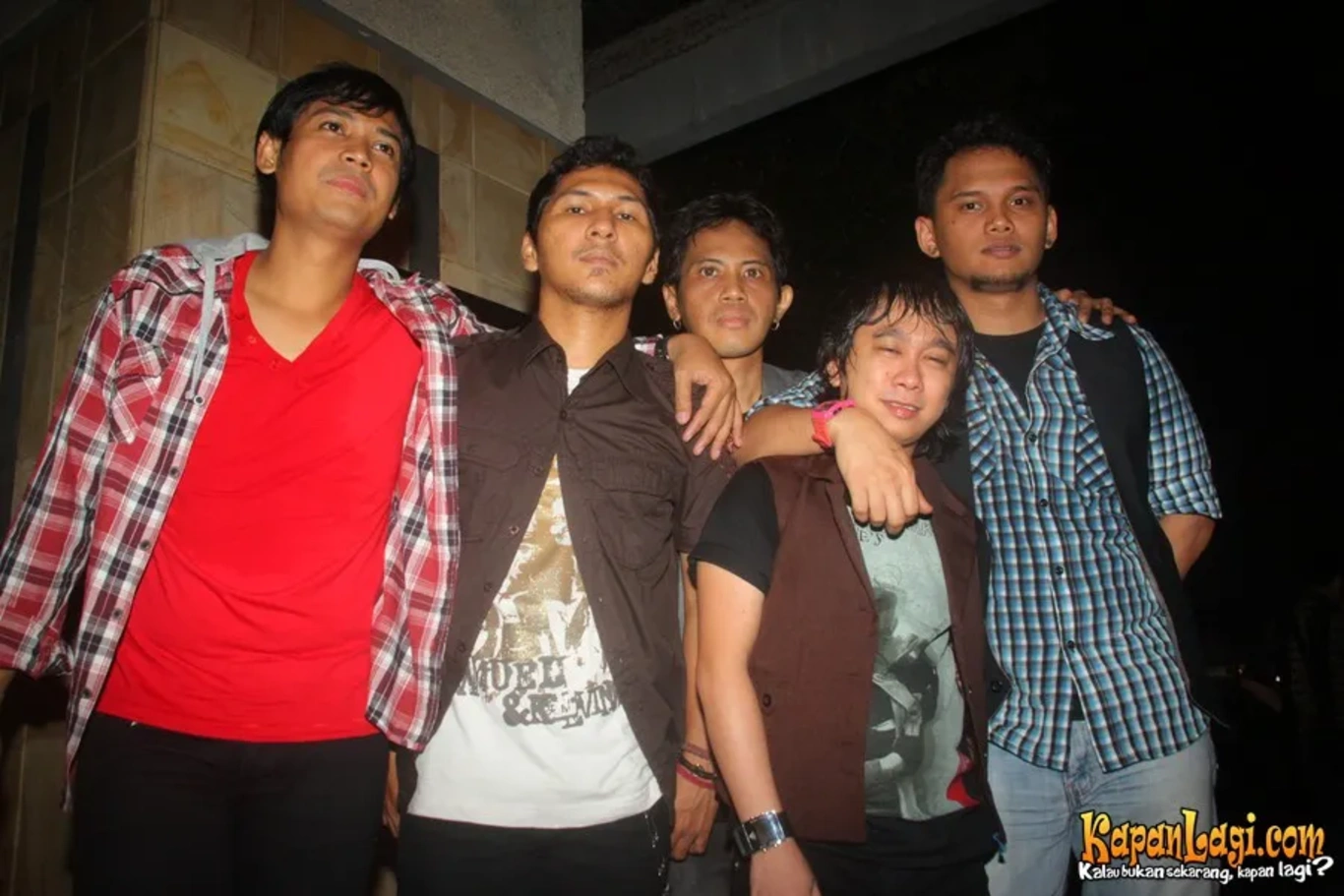 Jika Anda tidak melihat foto Shafnat, kemungkinan karena foto dengan nomor tersebut tidak tersedia di Kapanlagi.com™