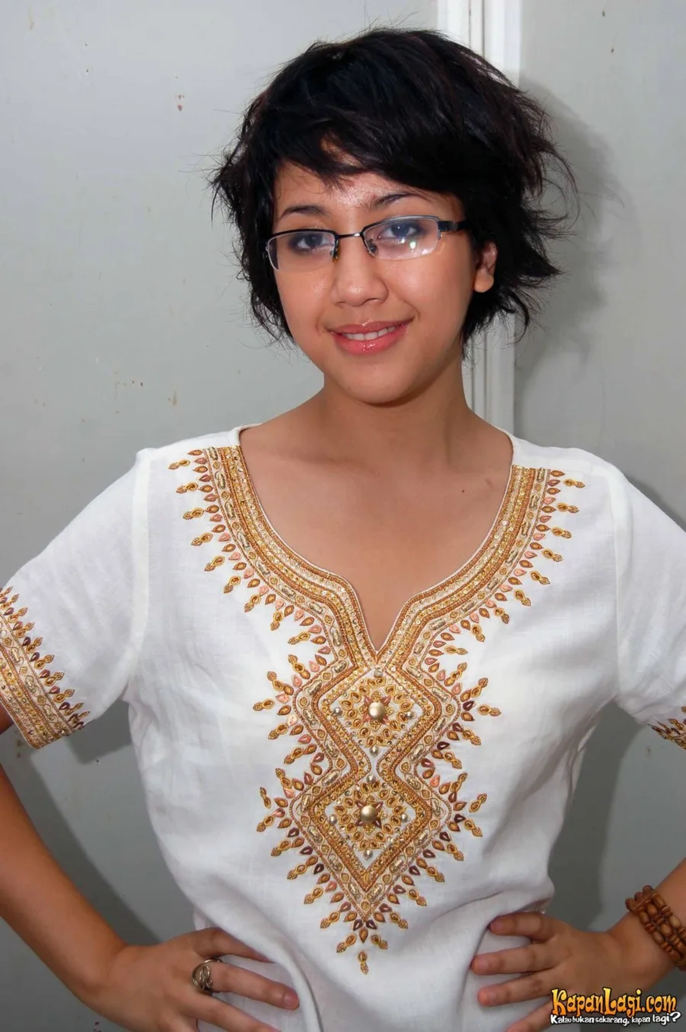 Jika Anda tidak melihat foto Sherina, kemungkinan karena foto dengan nomor tersebut tidak tersedia di Kapanlagi.com™