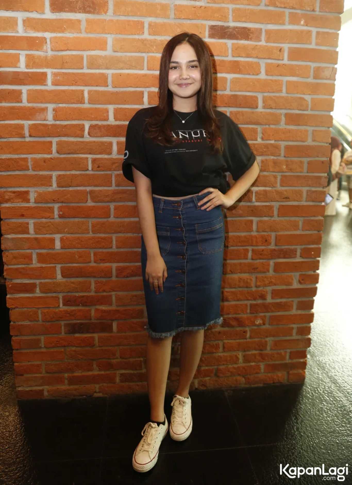 Jika Anda tidak melihat foto Shifa Hadju, kemungkinan karena foto dengan nomor tersebut tidak tersedia di Kapanlagi.com™