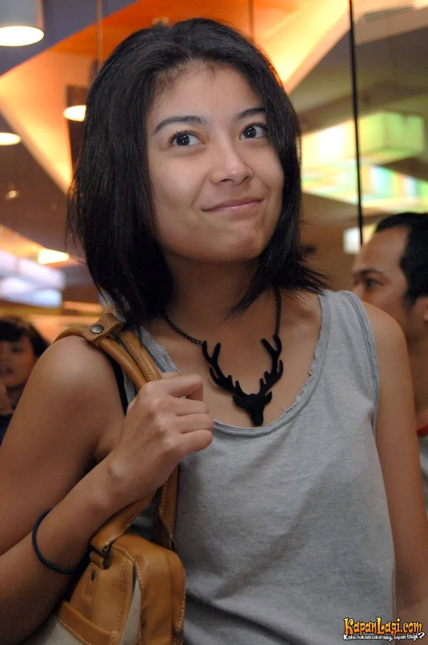 Jika Anda tidak melihat foto Sigi Wimala, kemungkinan karena foto dengan nomor tersebut tidak tersedia di Kapanlagi.com™