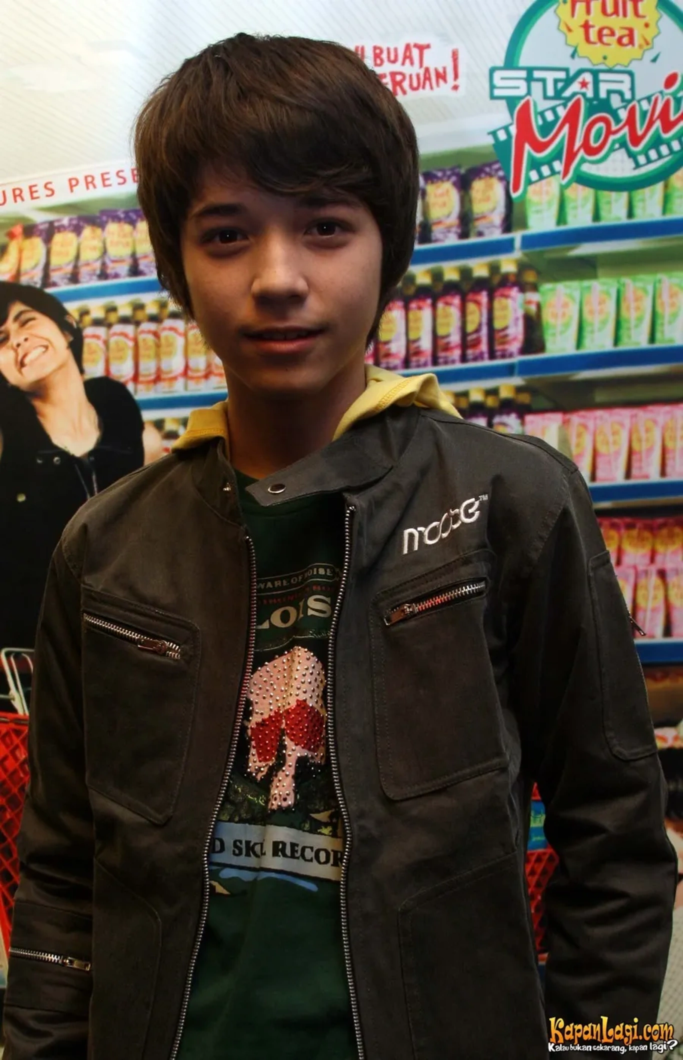 Jika Anda tidak melihat foto Stefan William, kemungkinan karena foto dengan nomor tersebut tidak tersedia di Kapanlagi.com™