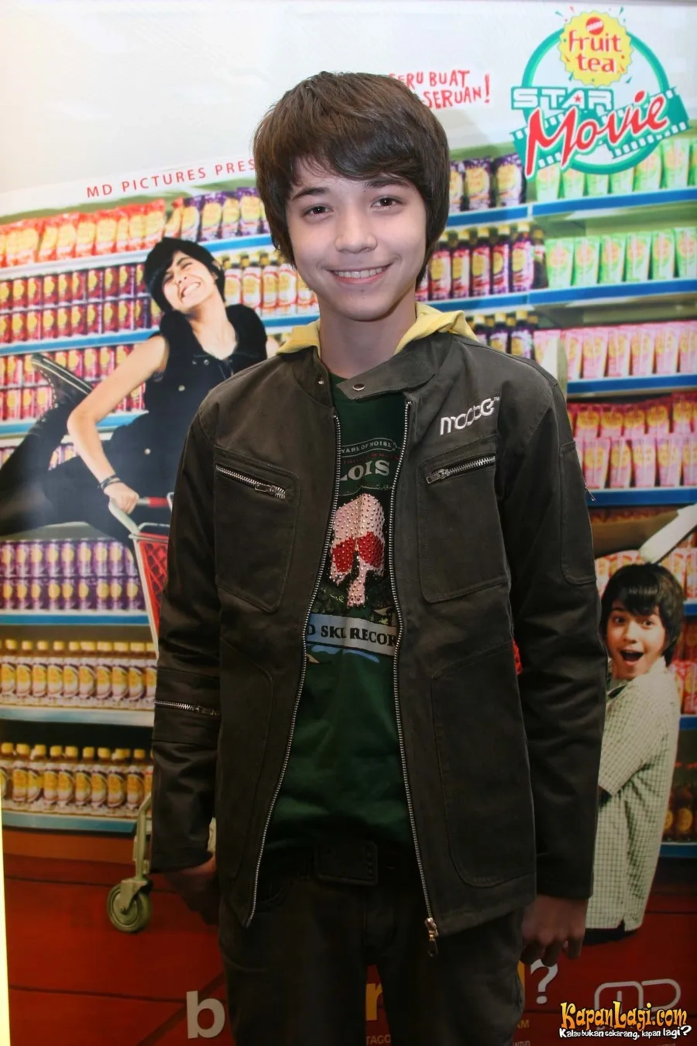 Jika Anda tidak melihat foto Stefan William, kemungkinan karena foto dengan nomor tersebut tidak tersedia di Kapanlagi.com™