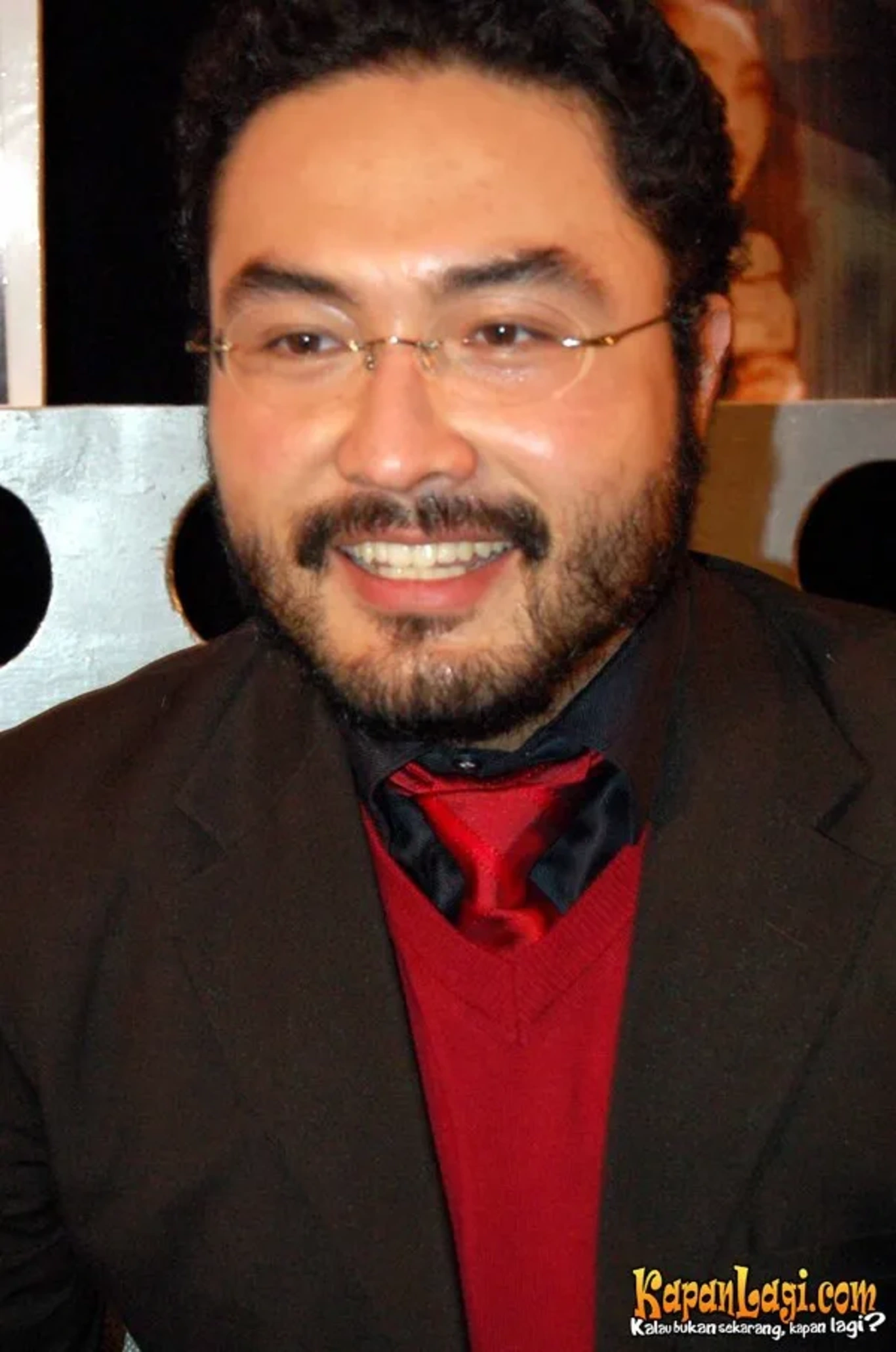 Jika Anda tidak melihat foto Surya Saputra, kemungkinan karena foto dengan nomor tersebut tidak tersedia di Kapanlagi.com™