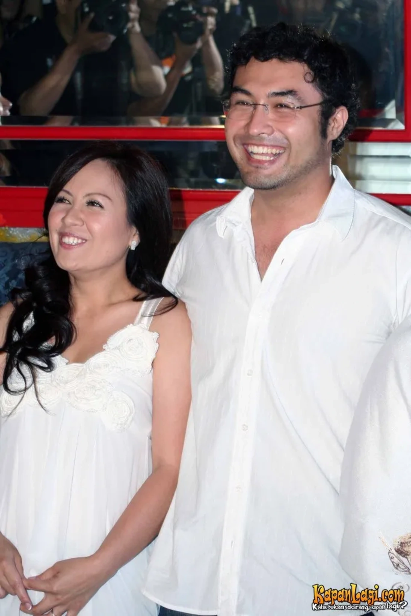 Jika Anda tidak melihat foto Surya Saputra, kemungkinan karena foto dengan nomor tersebut tidak tersedia di Kapanlagi.com™