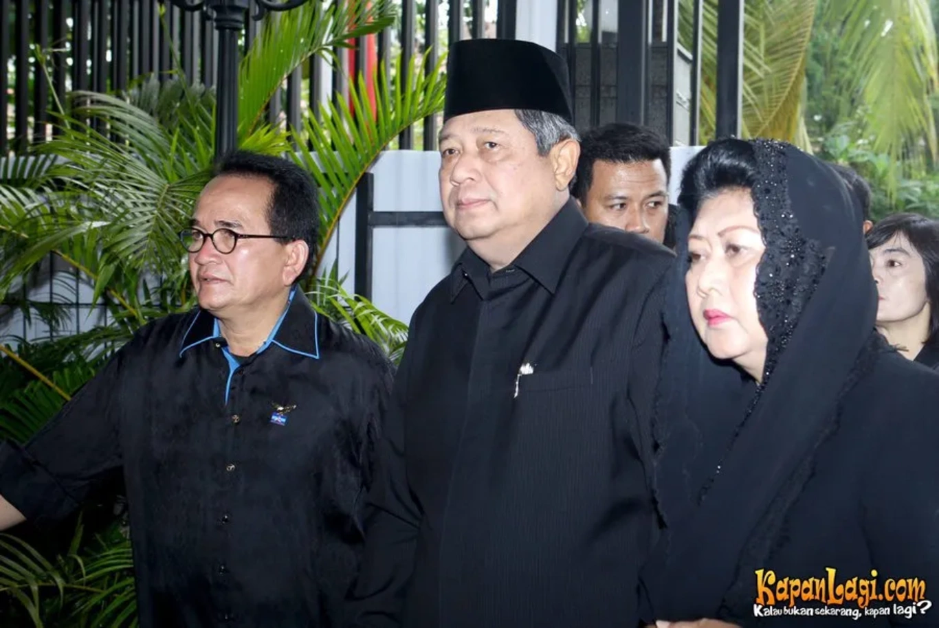 Jika Anda tidak melihat foto Susilo Bambang Yudhoyono, kemungkinan karena foto dengan nomor tersebut tidak tersedia di Kapanlagi.com™