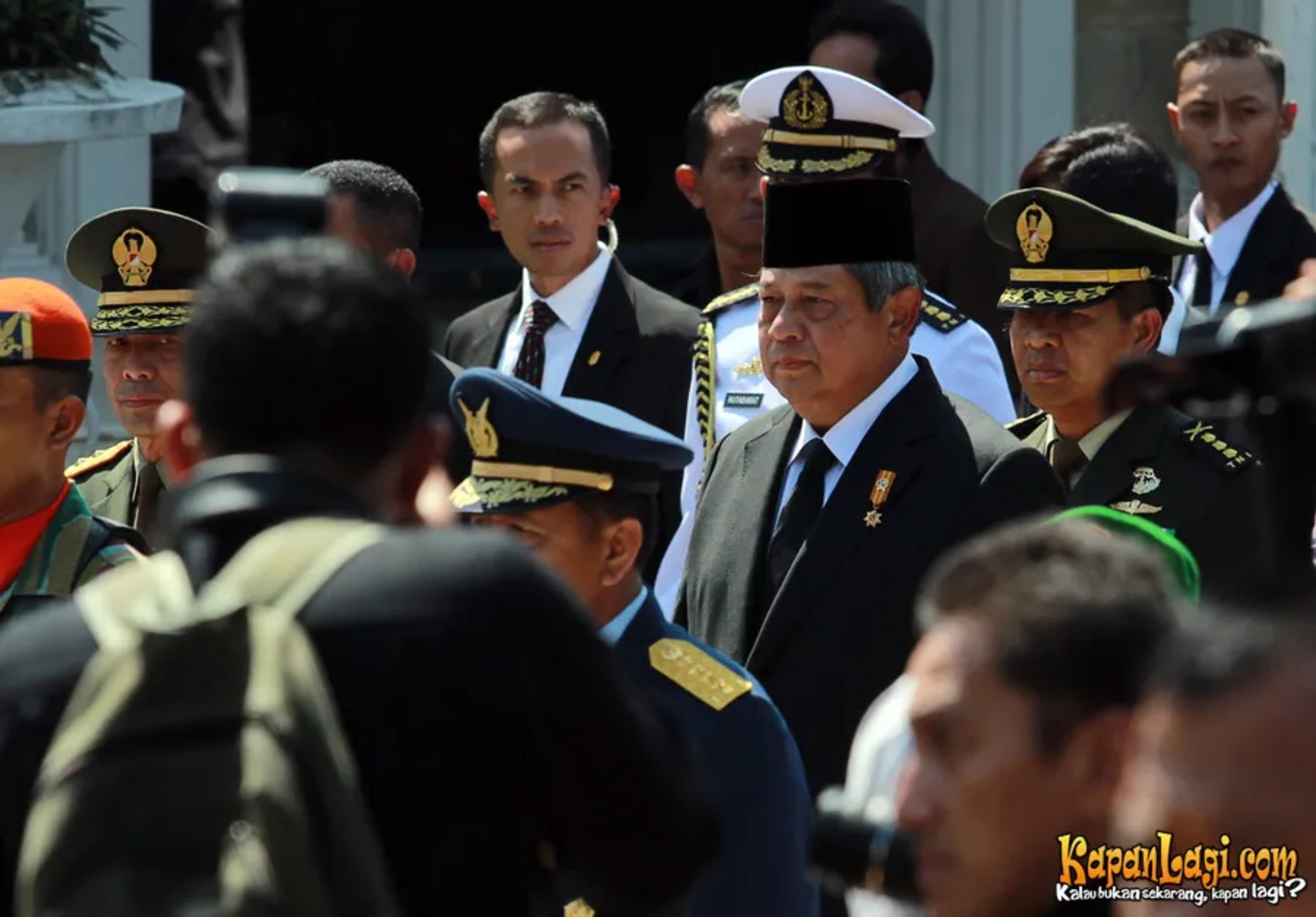 Jika Anda tidak melihat foto Susilo Bambang Yudhoyono, kemungkinan karena foto dengan nomor tersebut tidak tersedia di Kapanlagi.com™