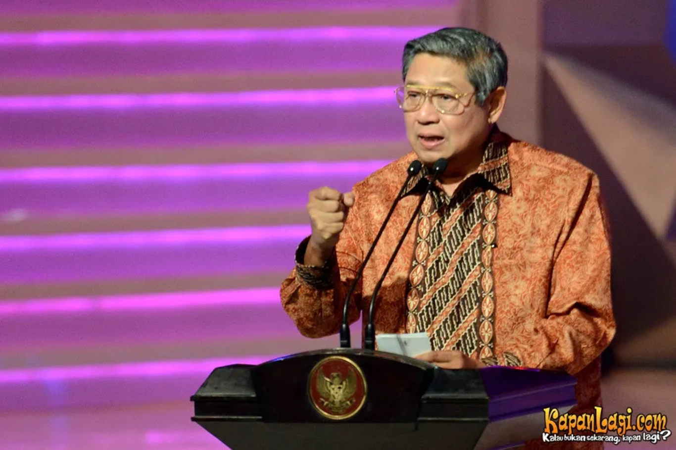 Jika Anda tidak melihat foto Susilo Bambang Yudhoyono, kemungkinan karena foto dengan nomor tersebut tidak tersedia di Kapanlagi.com™