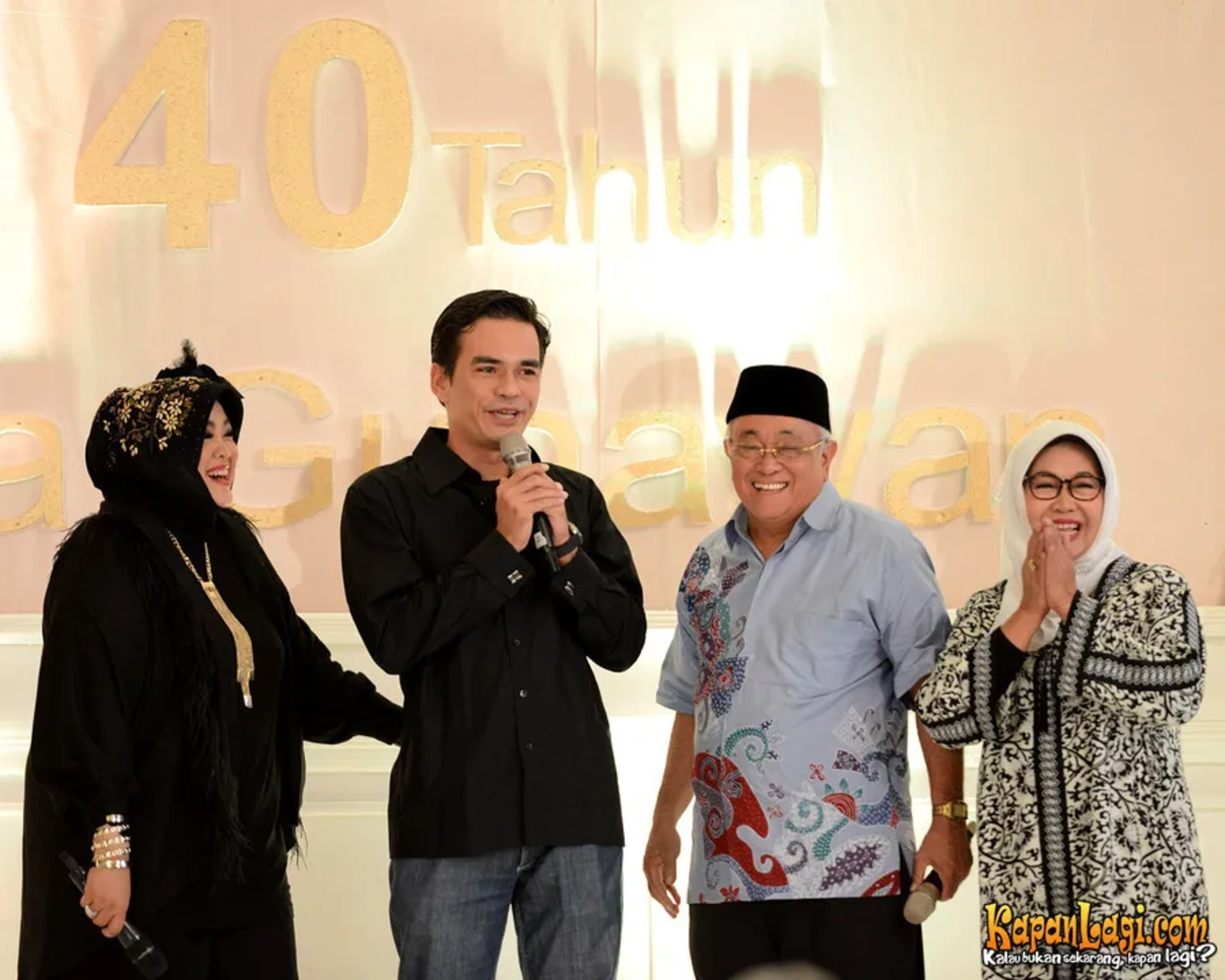 Jika Anda tidak melihat foto Teddy Syah, kemungkinan karena foto dengan nomor tersebut tidak tersedia di Kapanlagi.com™