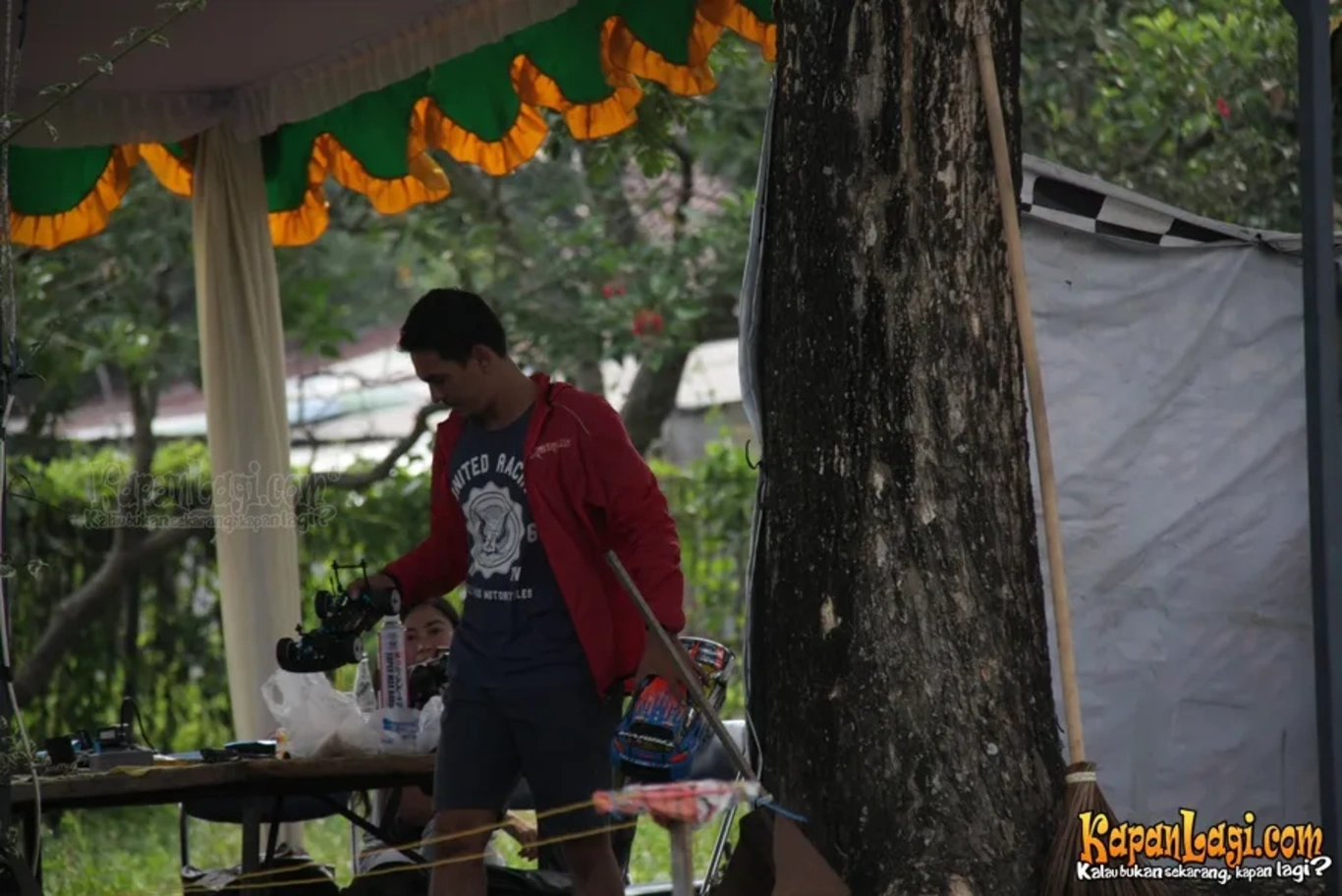 Jika Anda tidak melihat foto Teddy Syah, kemungkinan karena foto dengan nomor tersebut tidak tersedia di Kapanlagi.com™