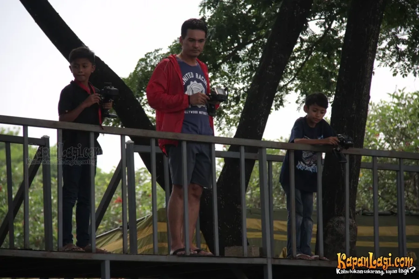 Jika Anda tidak melihat foto Teddy Syah, kemungkinan karena foto dengan nomor tersebut tidak tersedia di Kapanlagi.com™