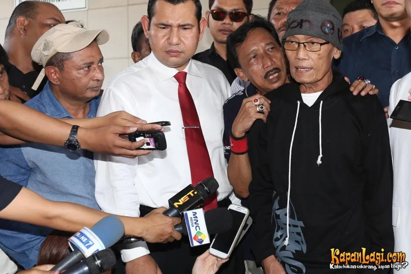 Jika Anda tidak melihat foto Tessy Srimulat, kemungkinan karena foto dengan nomor tersebut tidak tersedia di Kapanlagi.com™