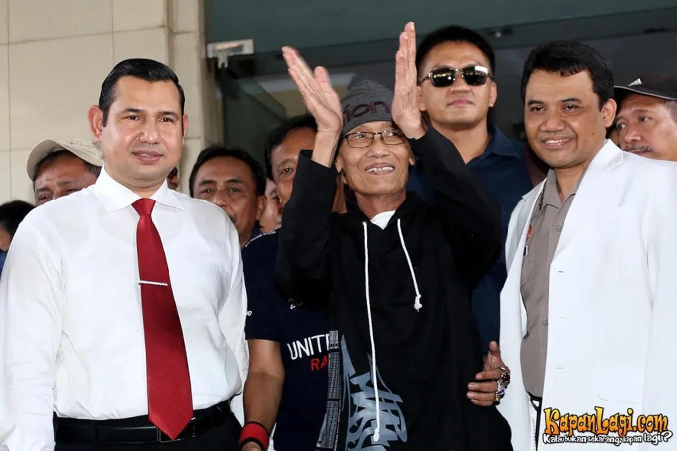 Jika Anda tidak melihat foto Tessy Srimulat, kemungkinan karena foto dengan nomor tersebut tidak tersedia di Kapanlagi.com™