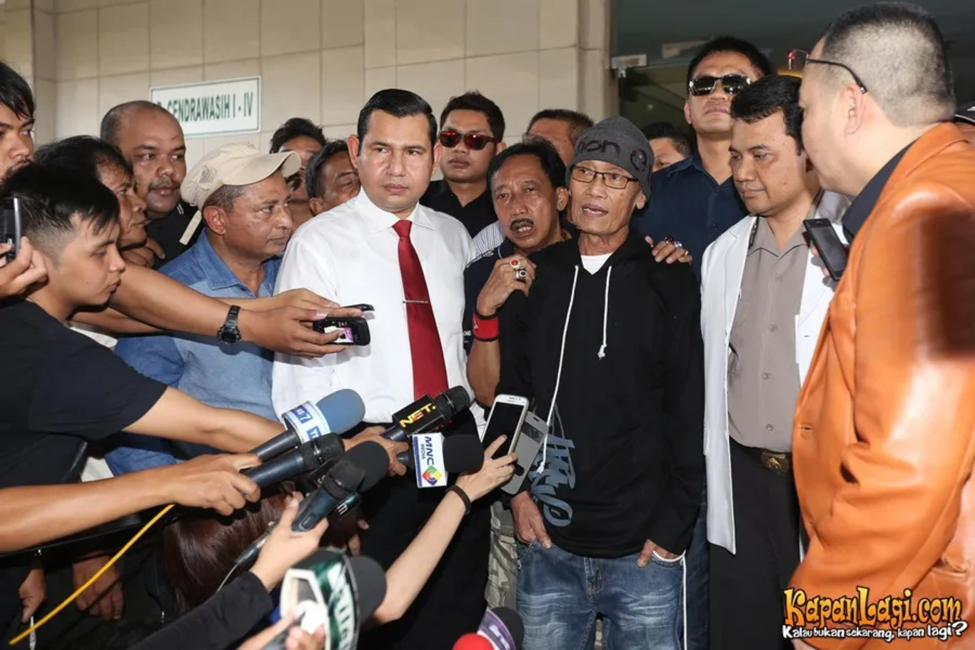 Jika Anda tidak melihat foto Tessy Srimulat, kemungkinan karena foto dengan nomor tersebut tidak tersedia di Kapanlagi.com™