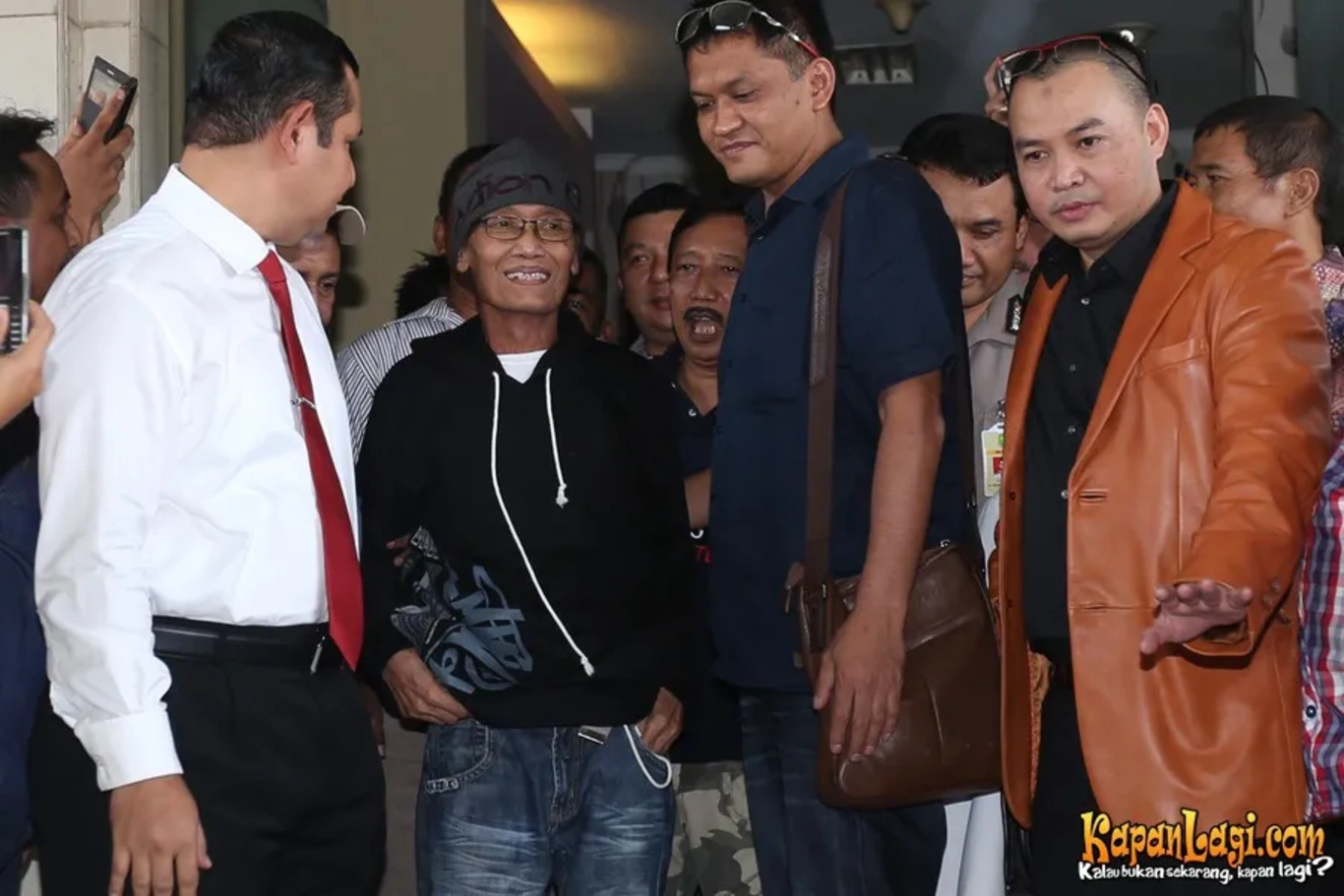 Jika Anda tidak melihat foto Tessy Srimulat, kemungkinan karena foto dengan nomor tersebut tidak tersedia di Kapanlagi.com™