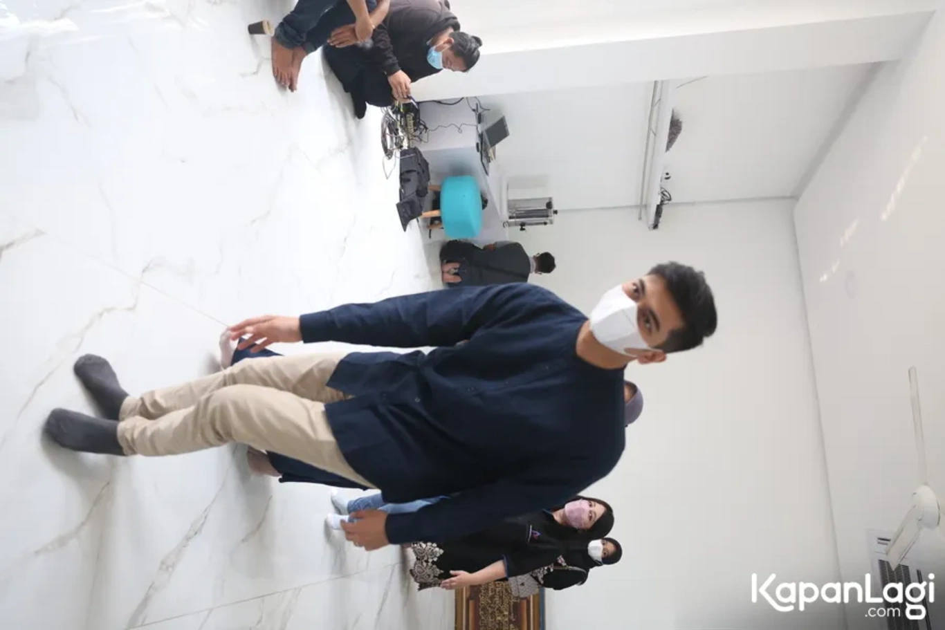 Jika Anda tidak melihat foto Teuku Rushariandi, kemungkinan karena foto dengan nomor tersebut tidak tersedia di Kapanlagi.com™