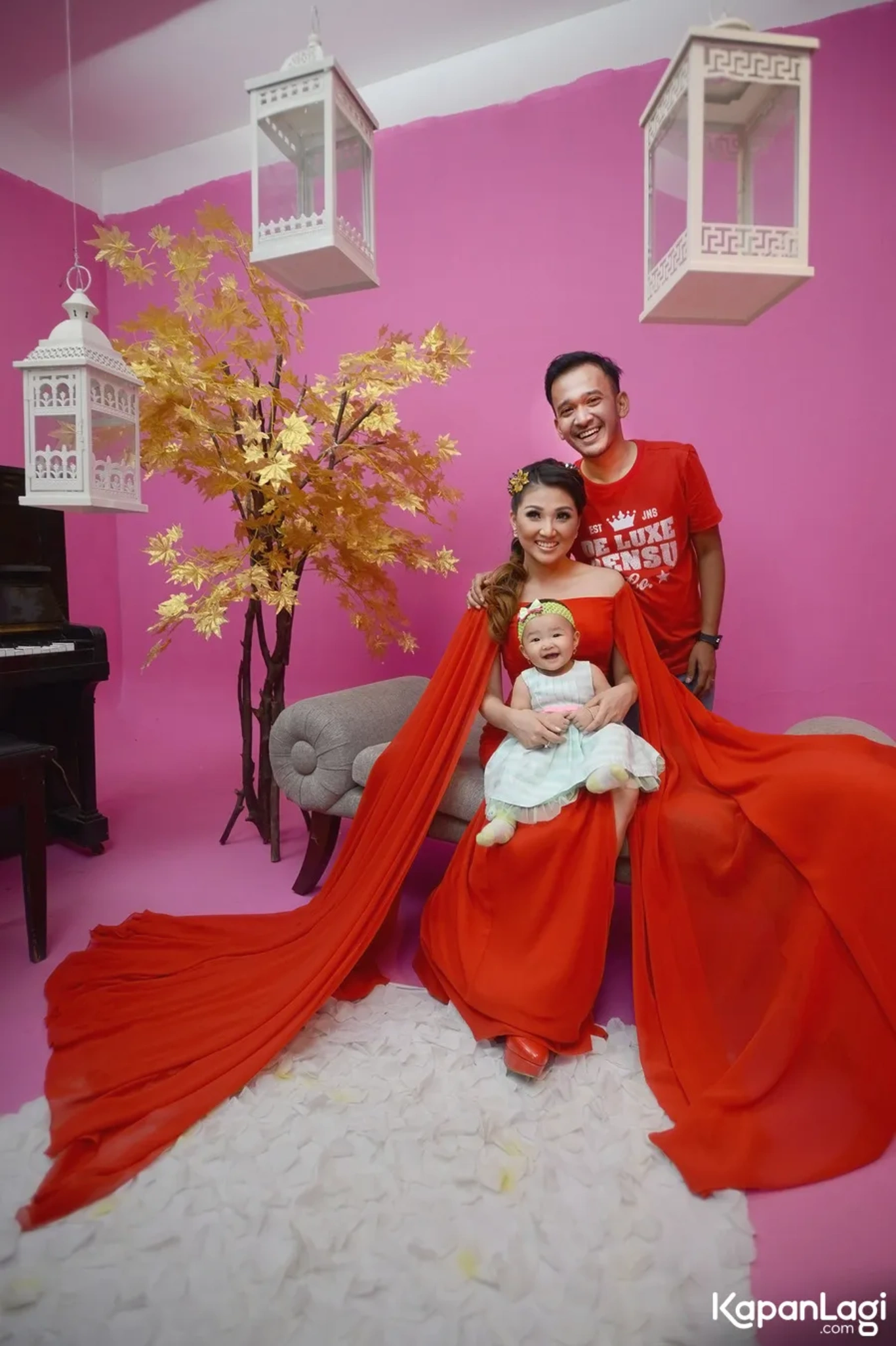 Jika Anda tidak melihat foto Thalia Putri Onsu, kemungkinan karena foto dengan nomor tersebut tidak tersedia di Kapanlagi.com™