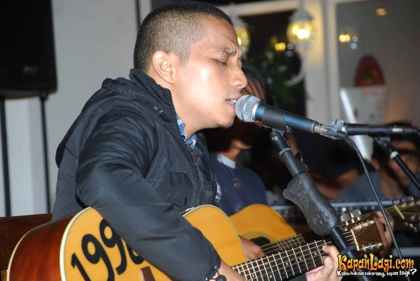 Jika Anda tidak melihat foto The Rain, kemungkinan karena foto dengan nomor tersebut tidak tersedia di Kapanlagi.com™