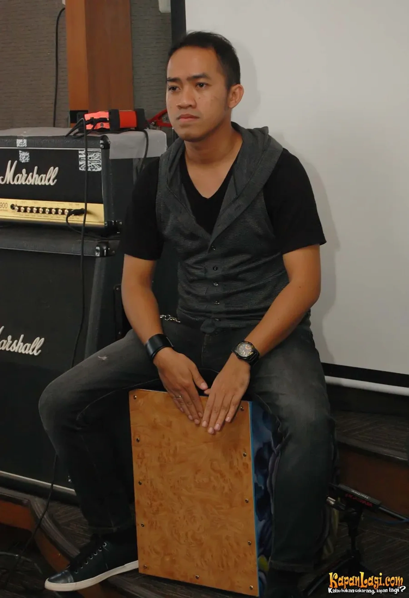 Jika Anda tidak melihat foto The Rain, kemungkinan karena foto dengan nomor tersebut tidak tersedia di Kapanlagi.com™