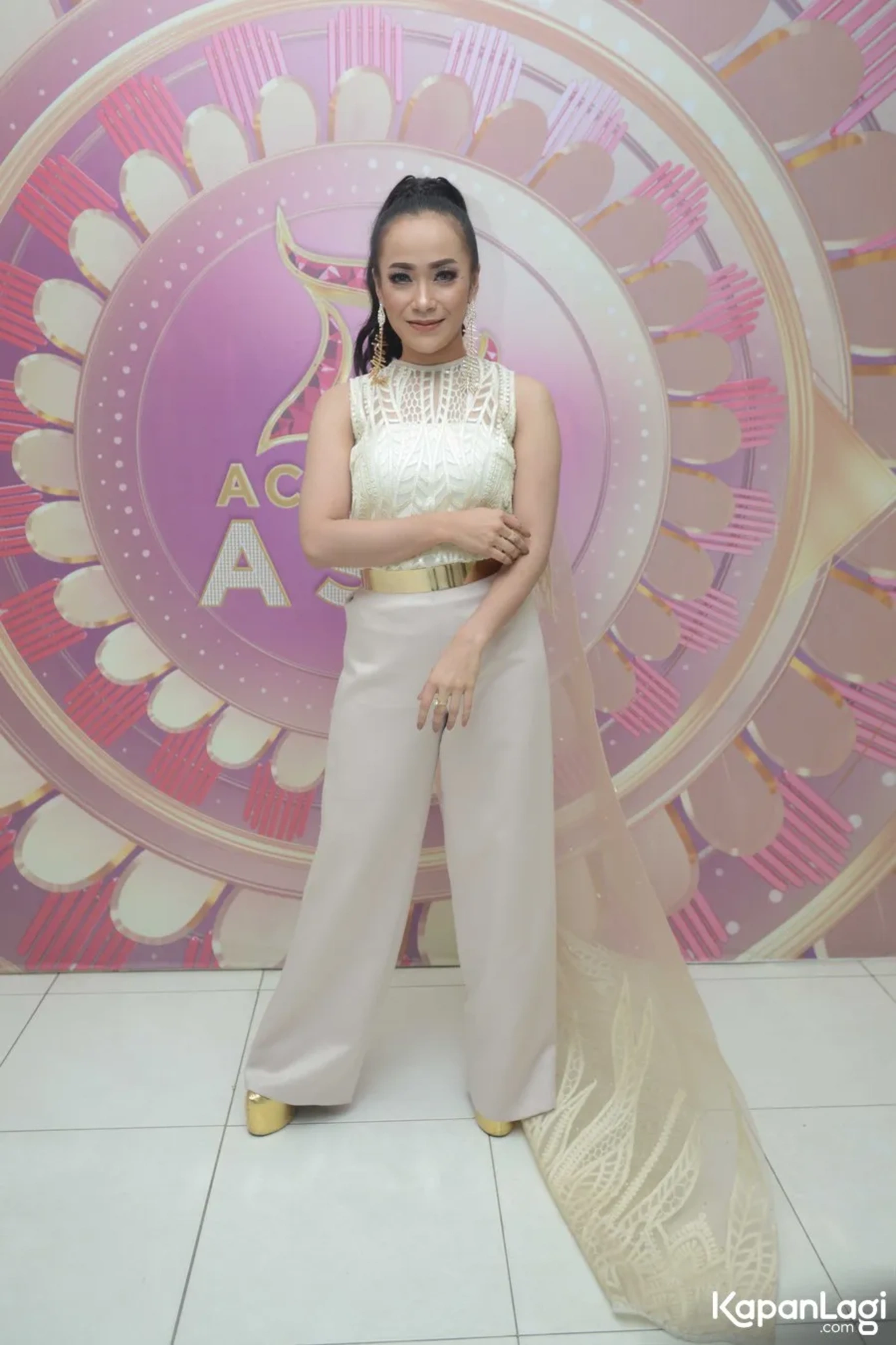 Jika Anda tidak melihat foto Tika Bintang Pantura, kemungkinan karena foto dengan nomor tersebut tidak tersedia di Kapanlagi.com™