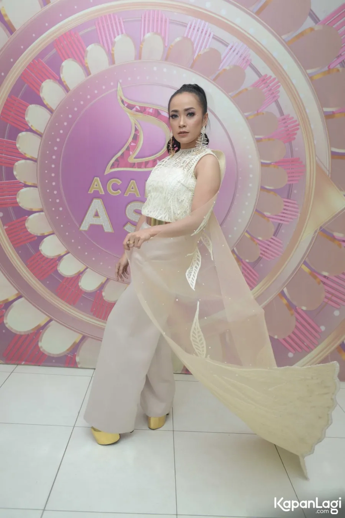 Jika Anda tidak melihat foto Tika Bintang Pantura, kemungkinan karena foto dengan nomor tersebut tidak tersedia di Kapanlagi.com™