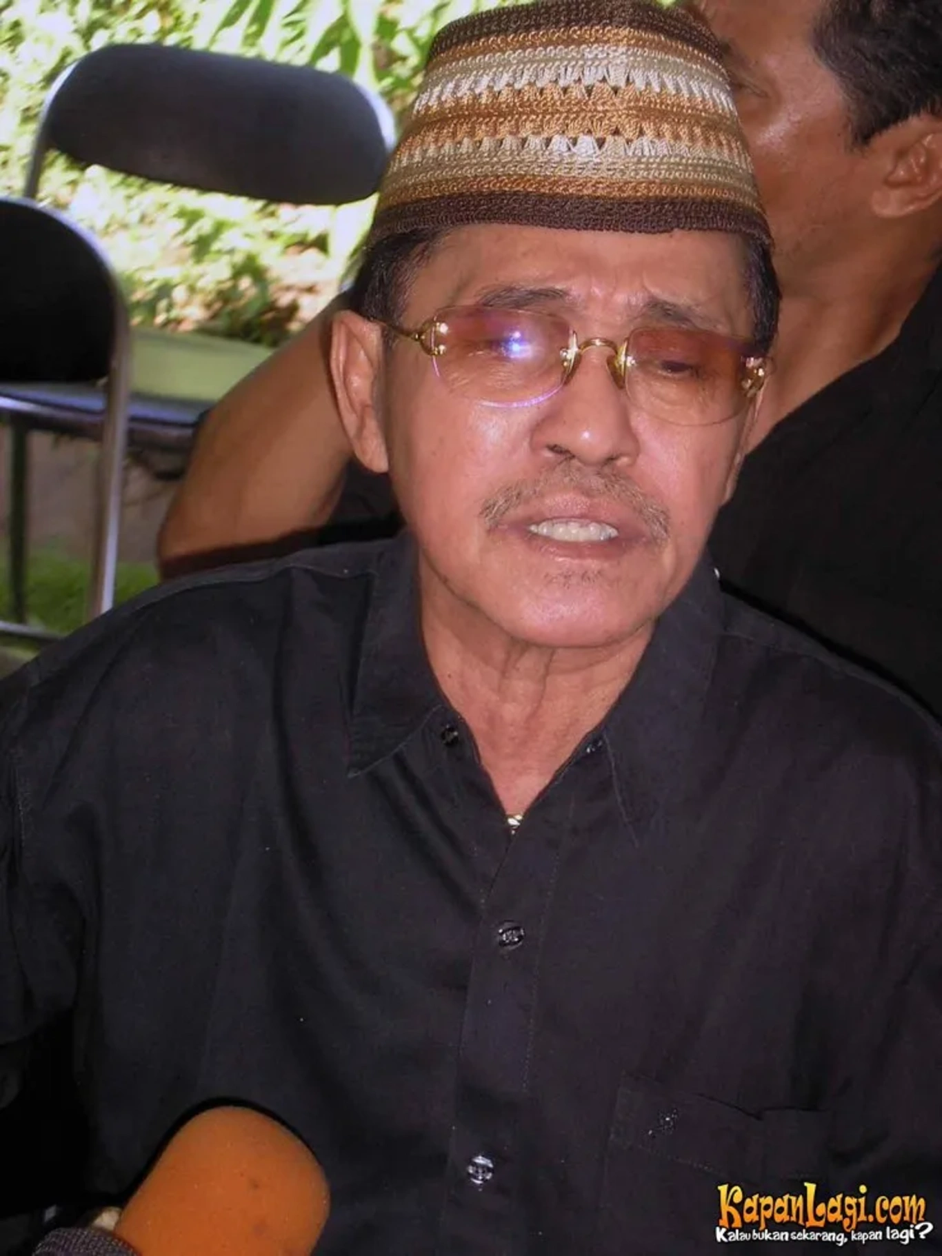 Jika Anda tidak melihat foto Timbul Srimulat, kemungkinan karena foto dengan nomor tersebut tidak tersedia di Kapanlagi.com™