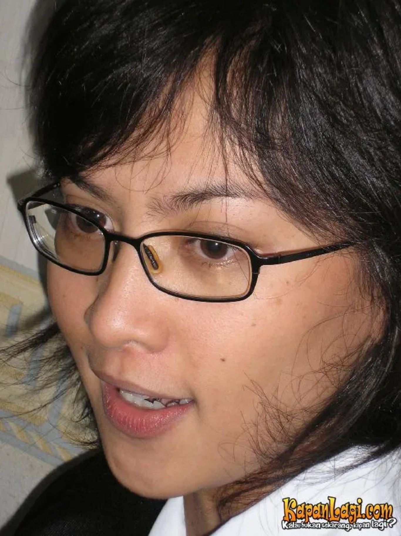 Jika Anda tidak melihat foto Tina Zakaria, kemungkinan karena foto dengan nomor tersebut tidak tersedia di Kapanlagi.com™