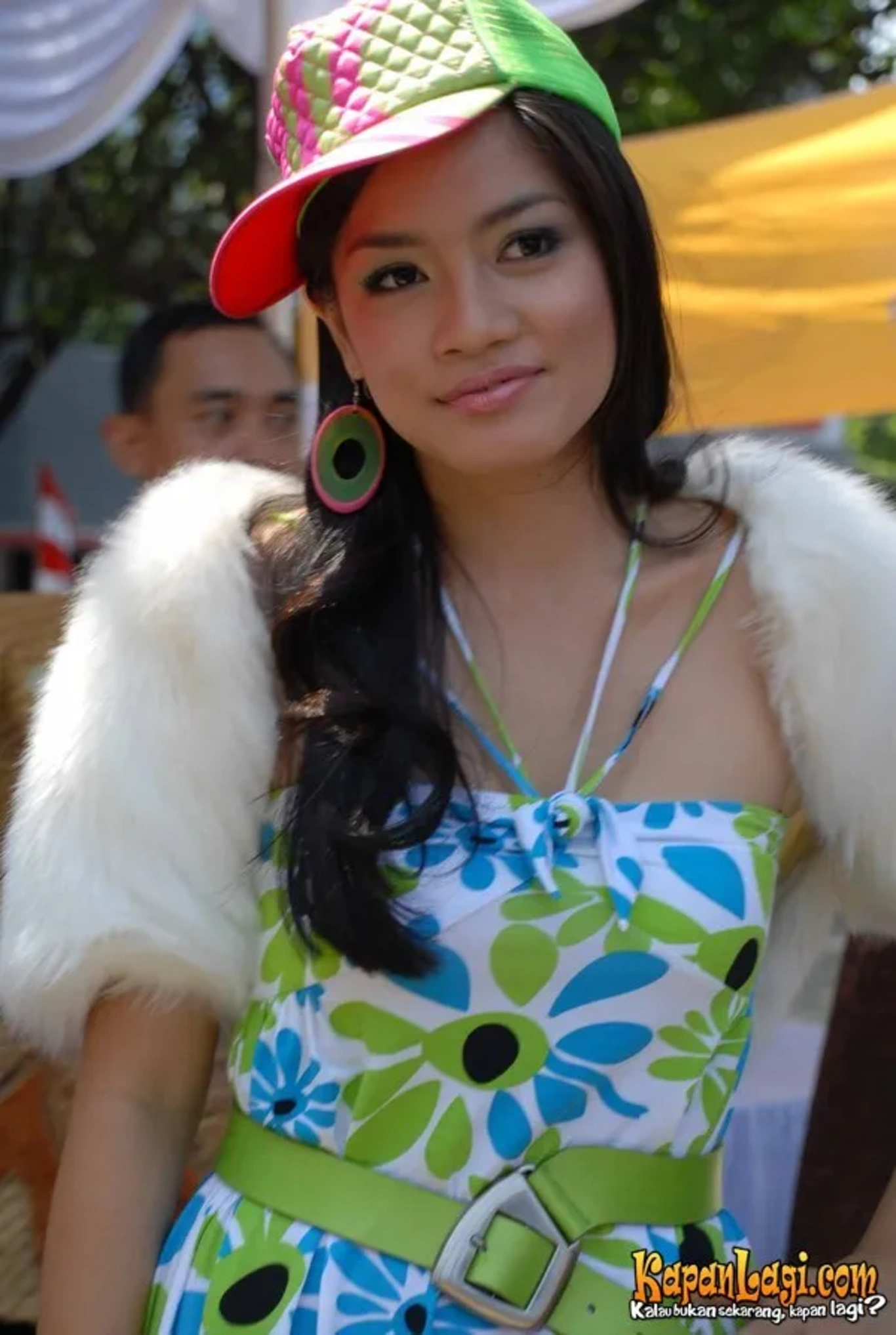 Jika Anda tidak melihat foto Titi Kamal, kemungkinan karena foto dengan nomor tersebut tidak tersedia di Kapanlagi.com™