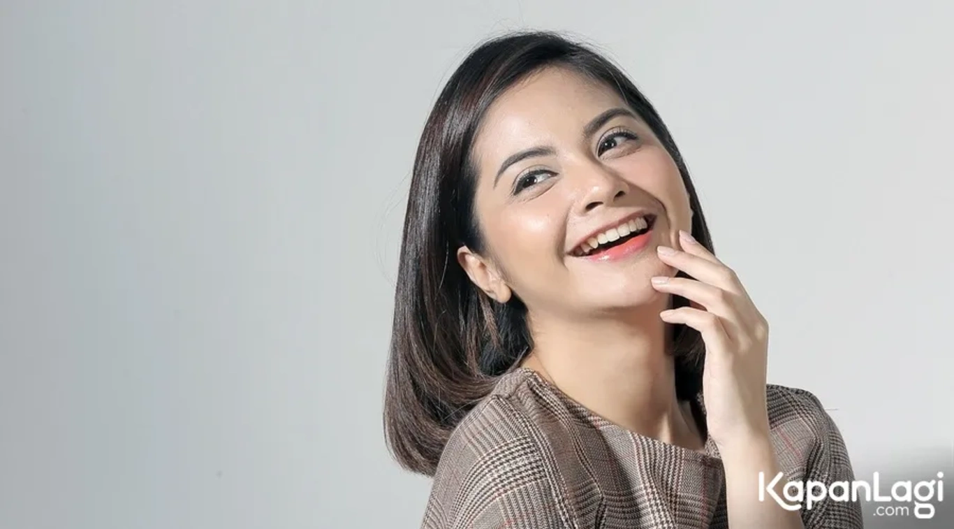 Jika Anda tidak melihat foto Tiwi Eks T2 Aka Prastiwi Diarti, kemungkinan karena foto dengan nomor tersebut tidak tersedia di Kapanlagi.com™