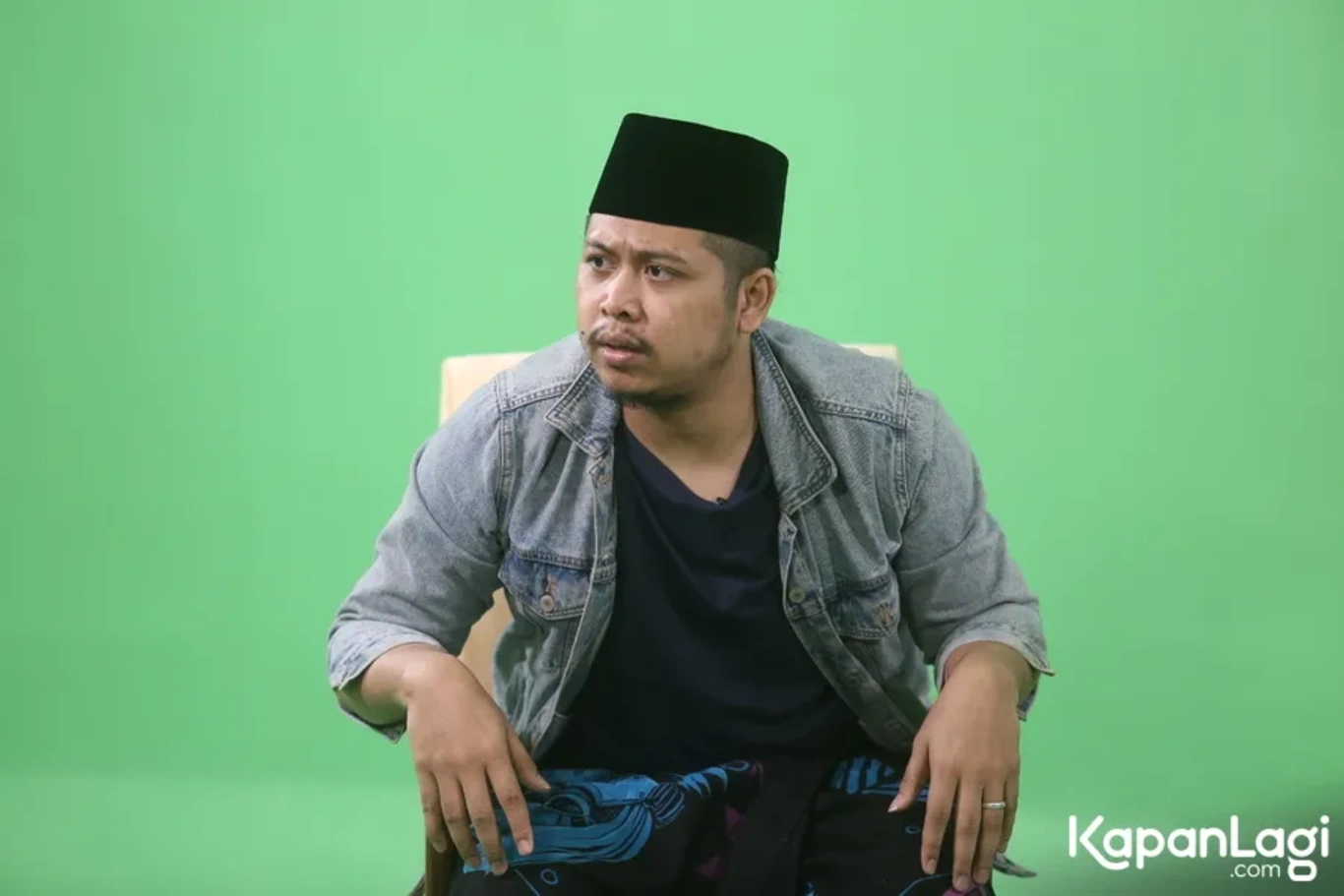 Jika Anda tidak melihat foto Tretan Muslim, kemungkinan karena foto dengan nomor tersebut tidak tersedia di Kapanlagi.com™