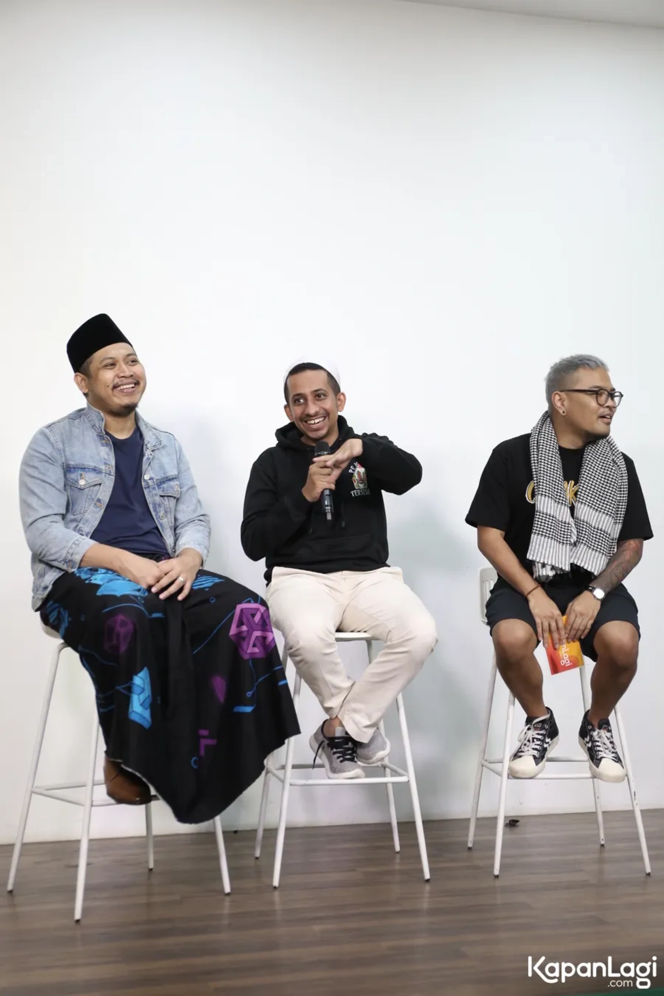 Jika Anda tidak melihat foto Tretan Muslim, kemungkinan karena foto dengan nomor tersebut tidak tersedia di Kapanlagi.com™