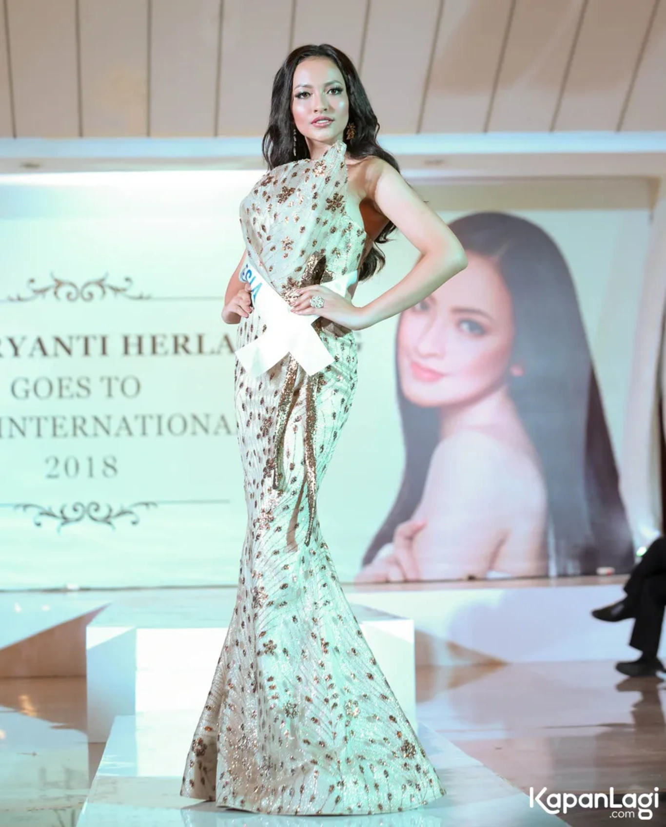 Jika Anda tidak melihat foto Vania Fitriyanti Herlambang, kemungkinan karena foto dengan nomor tersebut tidak tersedia di Kapanlagi.com™