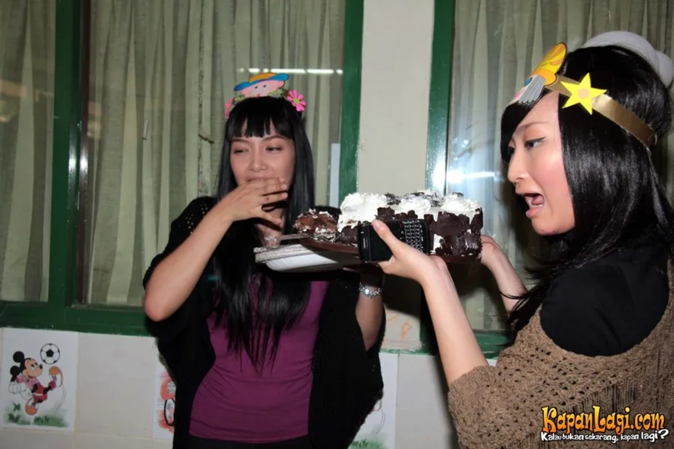 Jika Anda tidak melihat foto Vanilla 7 Icons, kemungkinan karena foto dengan nomor tersebut tidak tersedia di Kapanlagi.com™