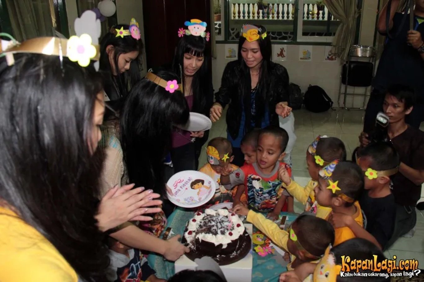 Jika Anda tidak melihat foto Vanilla 7 Icons, kemungkinan karena foto dengan nomor tersebut tidak tersedia di Kapanlagi.com™