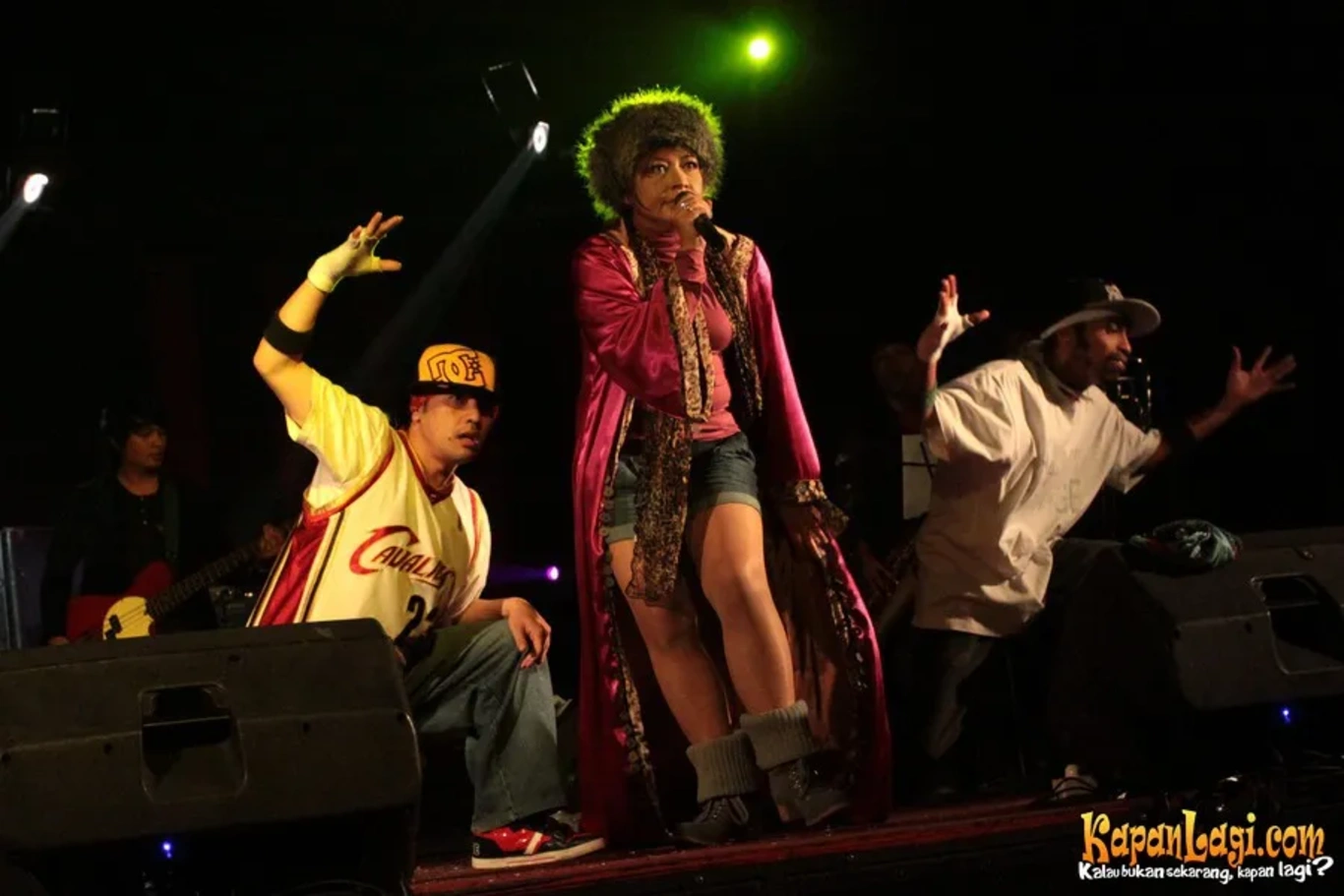 Jika Anda tidak melihat foto Veena Mutiram, kemungkinan karena foto dengan nomor tersebut tidak tersedia di Kapanlagi.com™