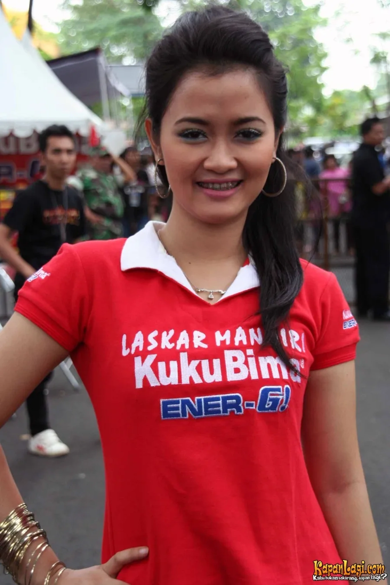 Jika Anda tidak melihat foto Vega Darwanti, kemungkinan karena foto dengan nomor tersebut tidak tersedia di Kapanlagi.com™