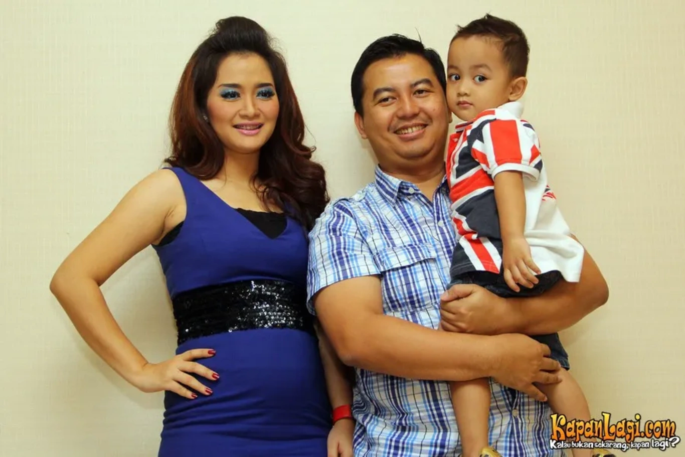 Jika Anda tidak melihat foto Vega Darwanti, kemungkinan karena foto dengan nomor tersebut tidak tersedia di Kapanlagi.com™