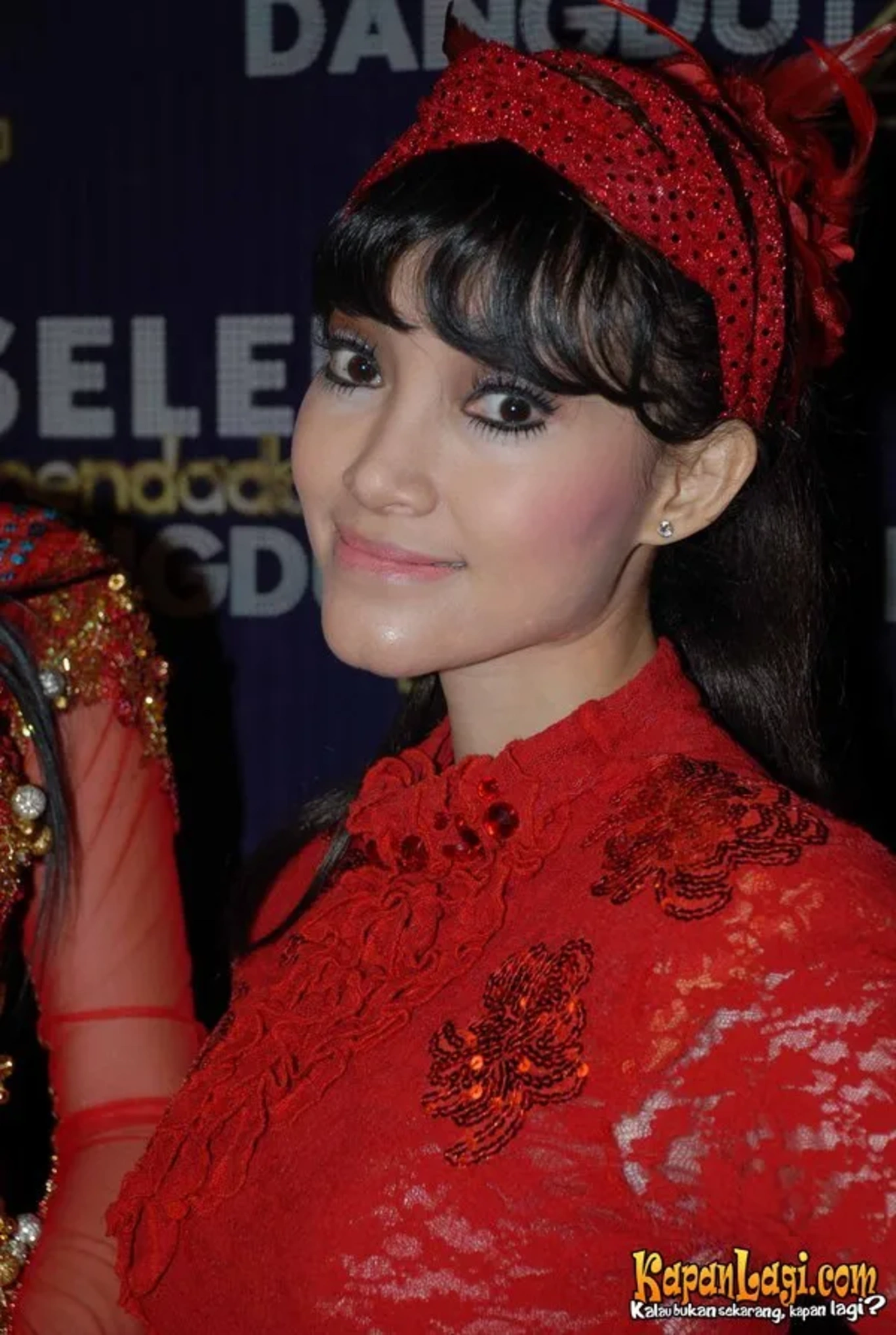 Jika Anda tidak melihat foto Vety Vera, kemungkinan karena foto dengan nomor tersebut tidak tersedia di Kapanlagi.com™