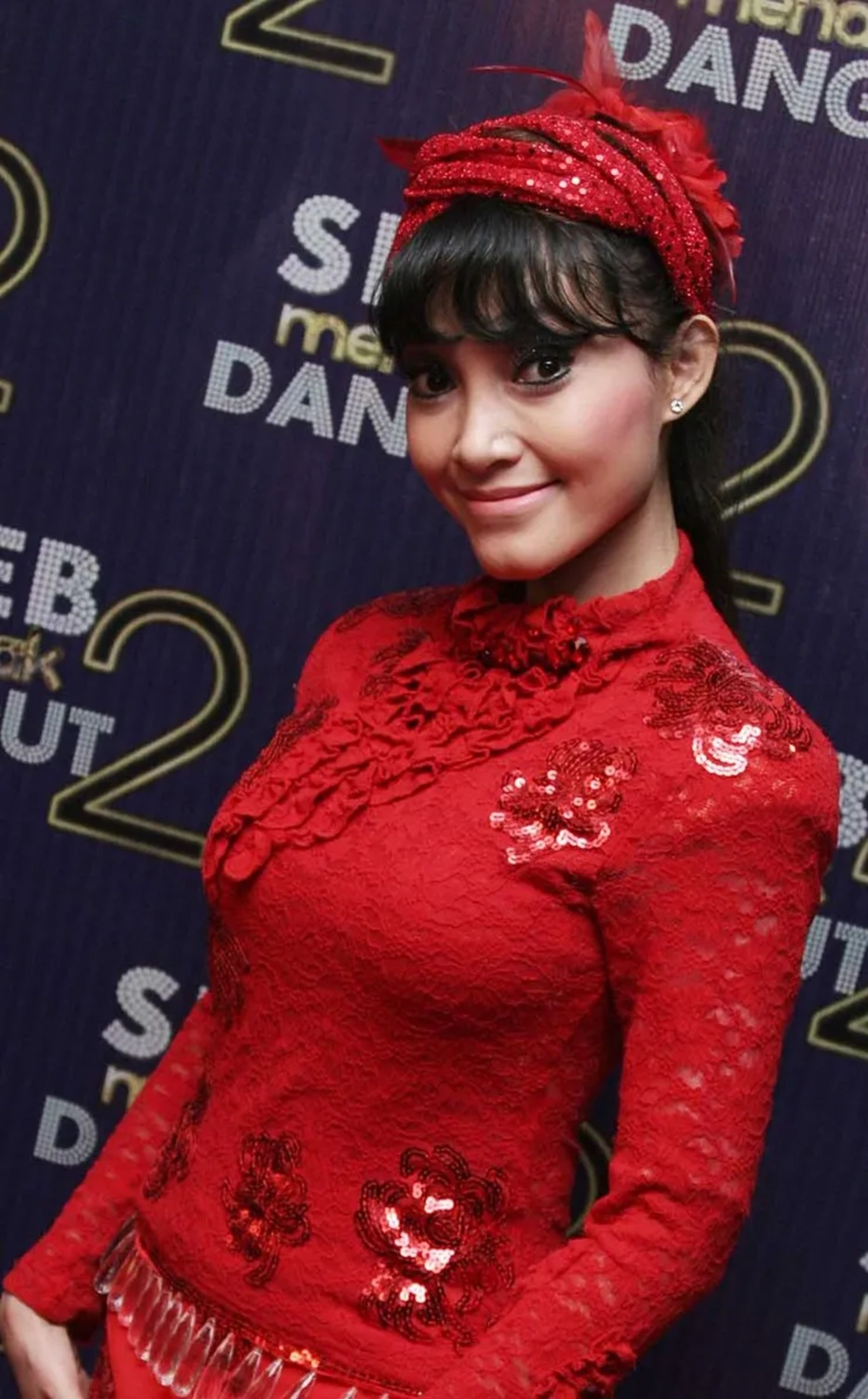 Jika Anda tidak melihat foto Vety Vera, kemungkinan karena foto dengan nomor tersebut tidak tersedia di Kapanlagi.com™