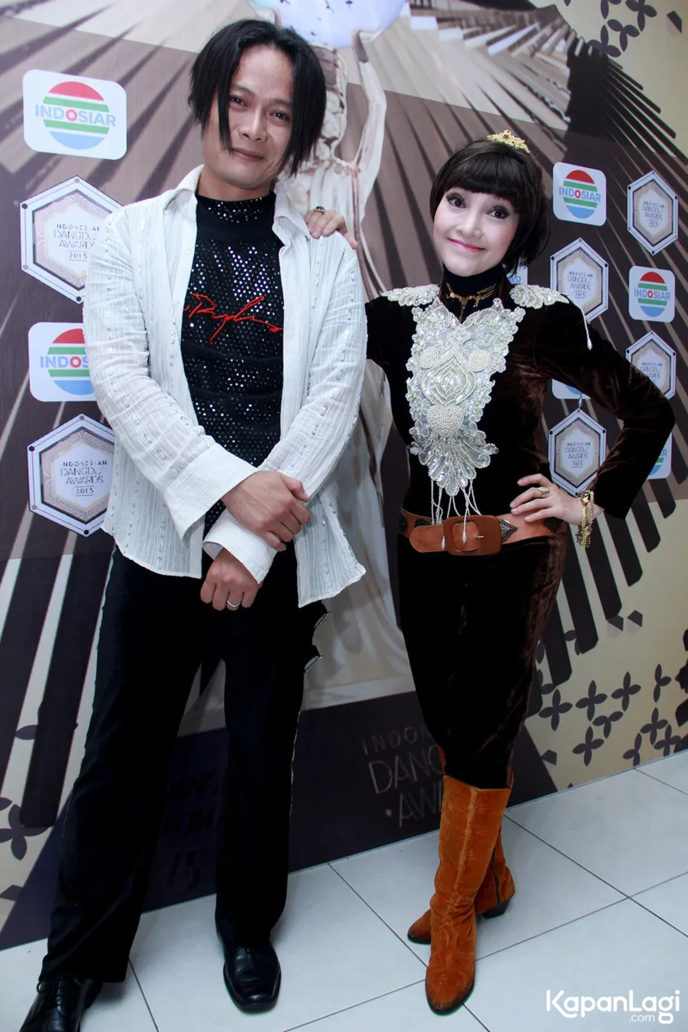 Jika Anda tidak melihat foto Vety Vera, kemungkinan karena foto dengan nomor tersebut tidak tersedia di Kapanlagi.com™