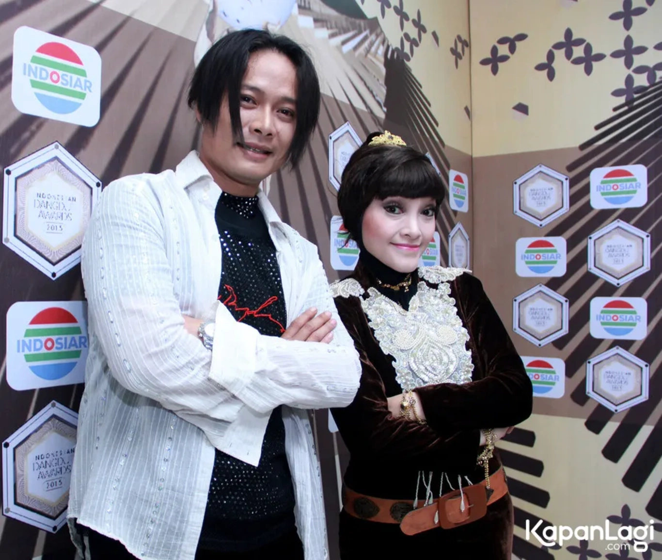 Jika Anda tidak melihat foto Vety Vera, kemungkinan karena foto dengan nomor tersebut tidak tersedia di Kapanlagi.com™