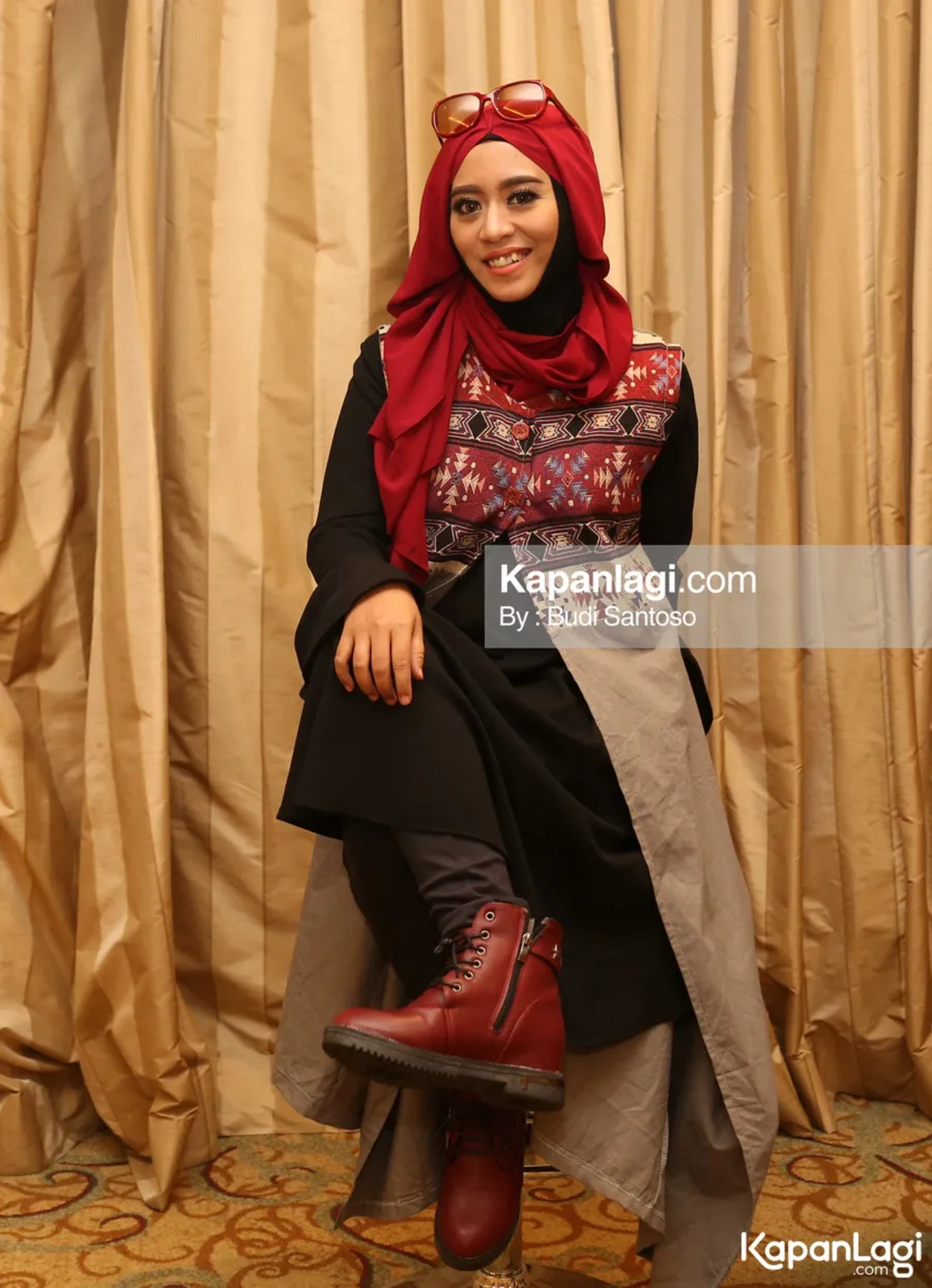 Jika Anda tidak melihat foto Vindy Harfrida, kemungkinan karena foto dengan nomor tersebut tidak tersedia di Kapanlagi.com™