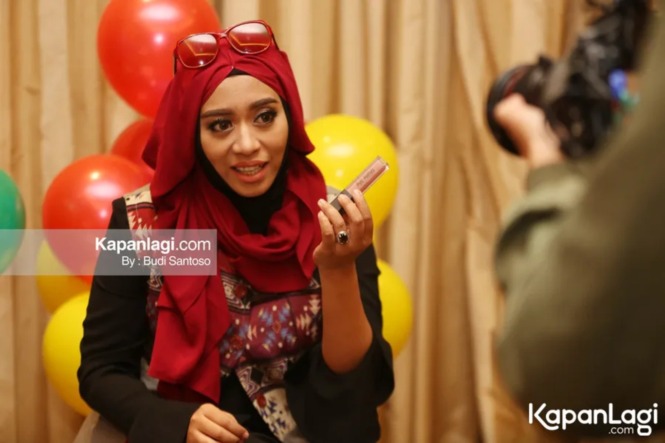 Jika Anda tidak melihat foto Vindy Harfrida, kemungkinan karena foto dengan nomor tersebut tidak tersedia di Kapanlagi.com™